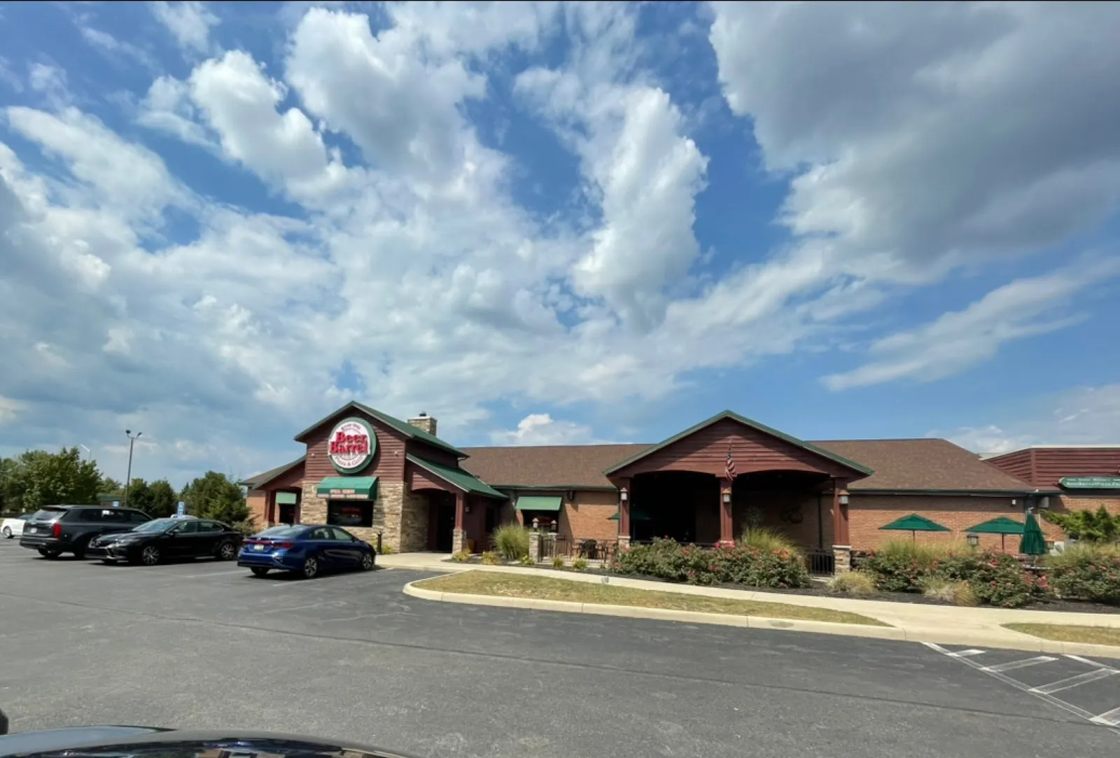 Beer Barrel Pizza and Grill - Image 4