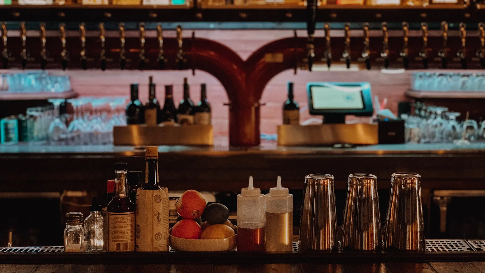 5 Line Tavern - Image 3