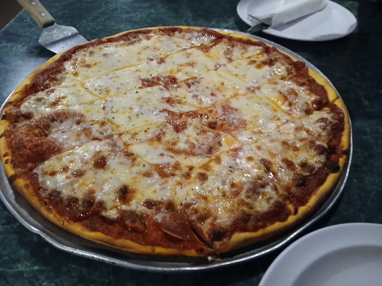 Cousins Pizza Pub - Image 4