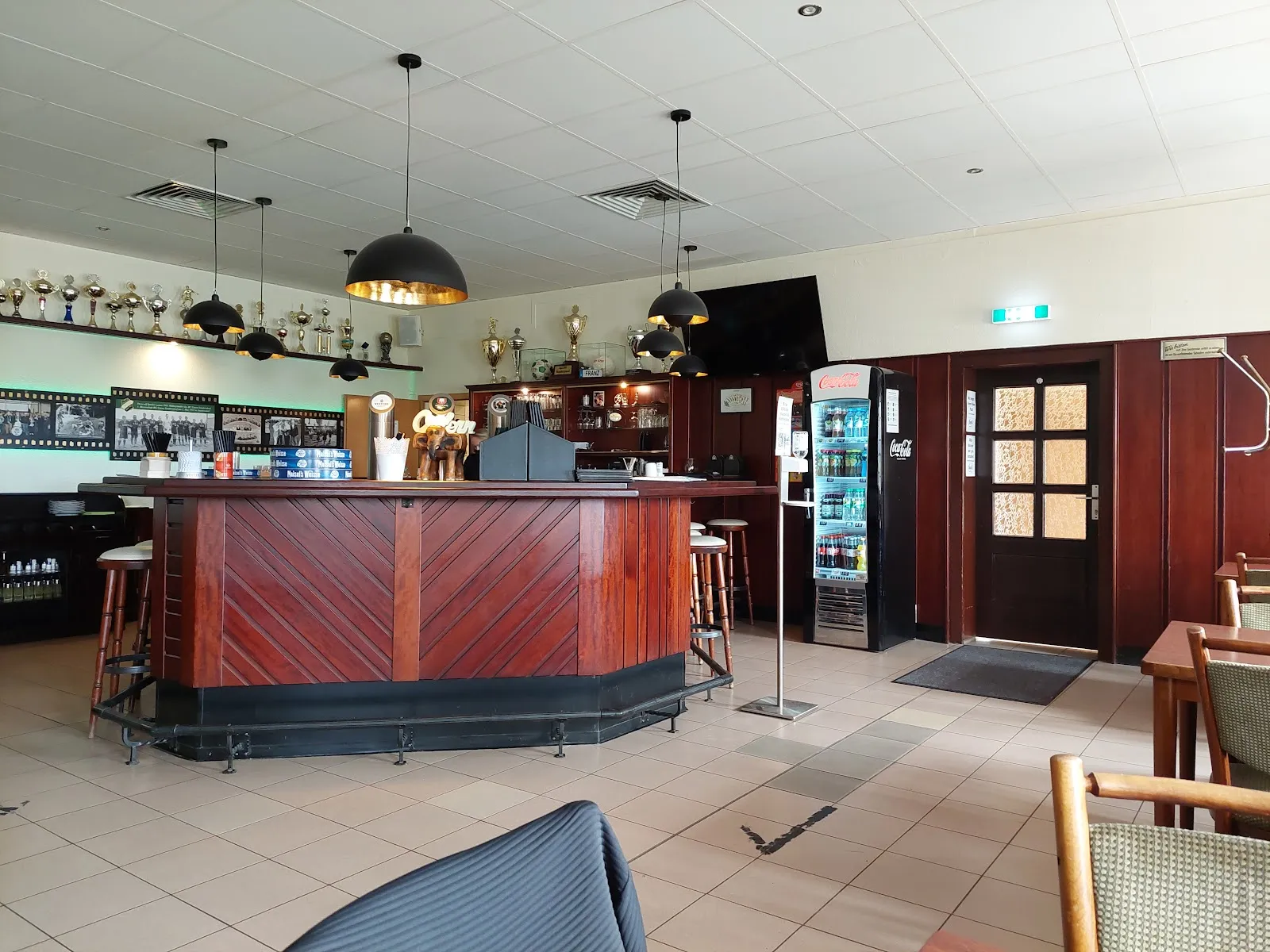 Sporti’s - Kultlokal - Bowling & Restaurant - Image 4