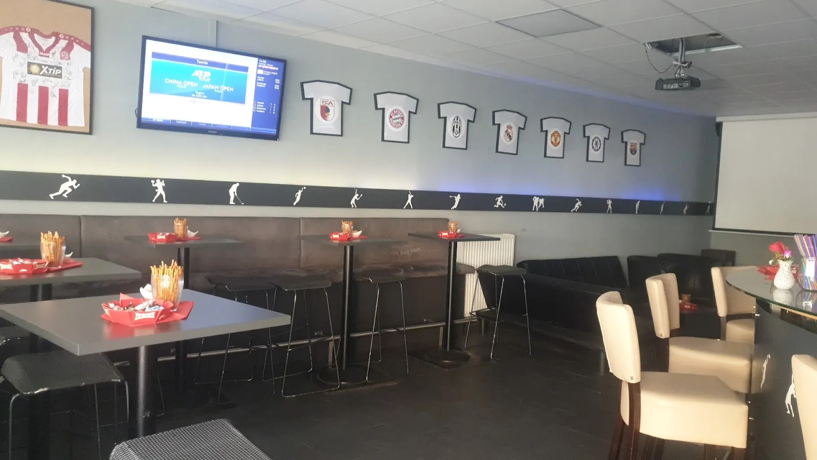 Arena Sportsbar Cafe & Bar - Image 3