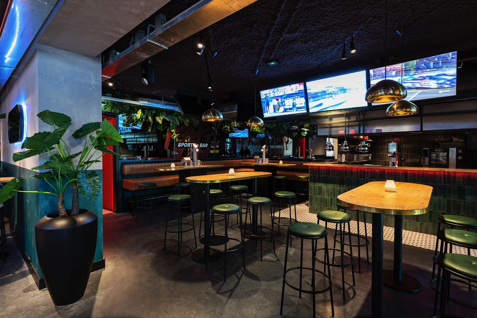 Papa Jim Sportsbar - Image 2