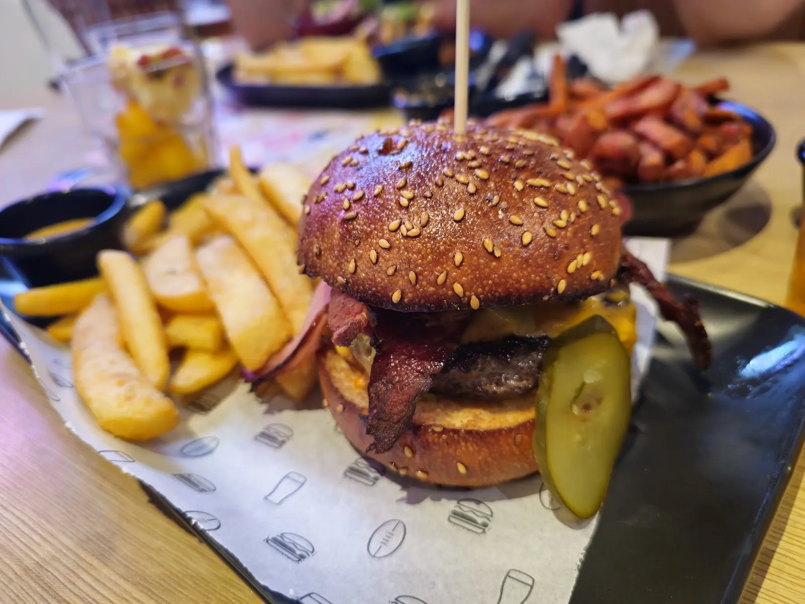 The Sporting Globe Bar & Grill Doncaster - Image 3
