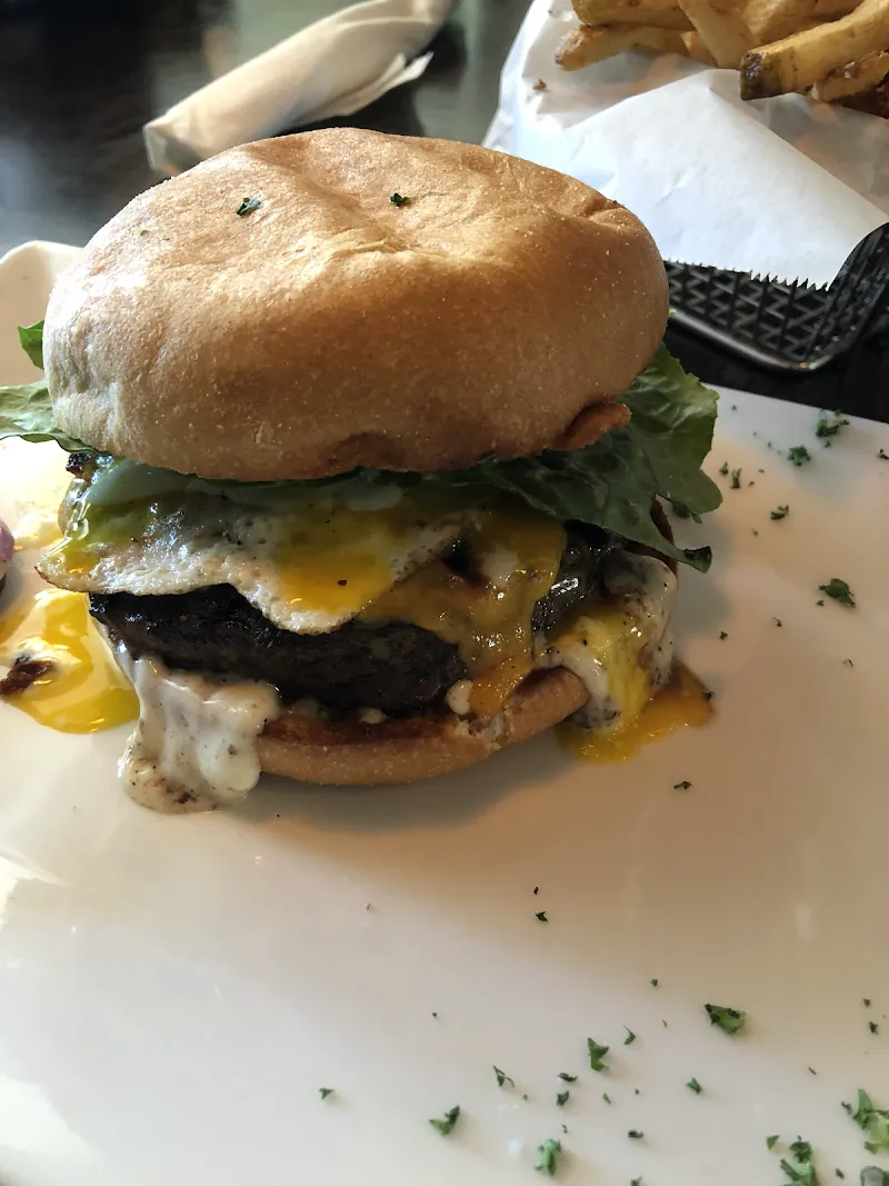 Waxy's Irish Pub logo