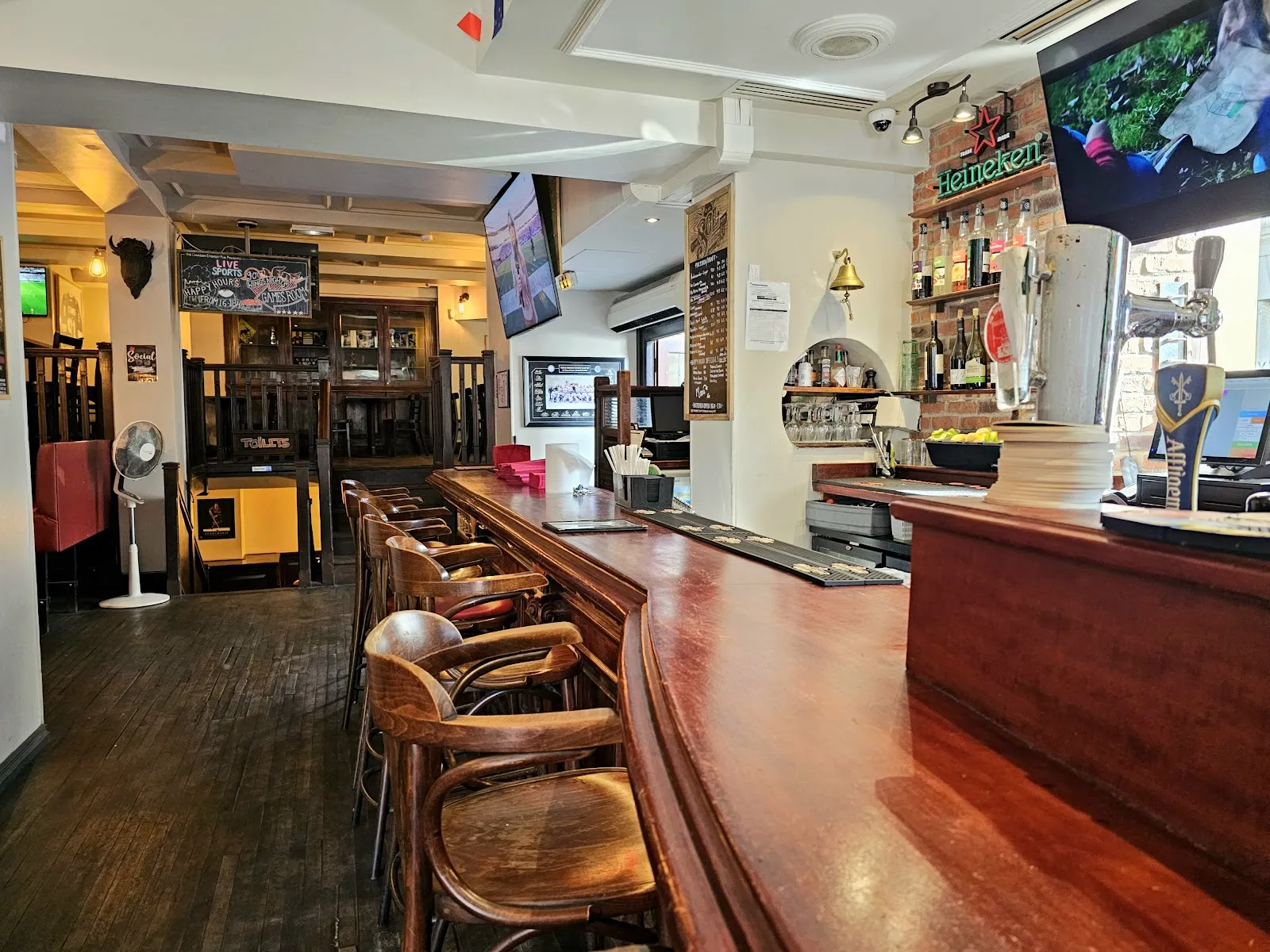 The Canadian Embassy Pub - Image 3