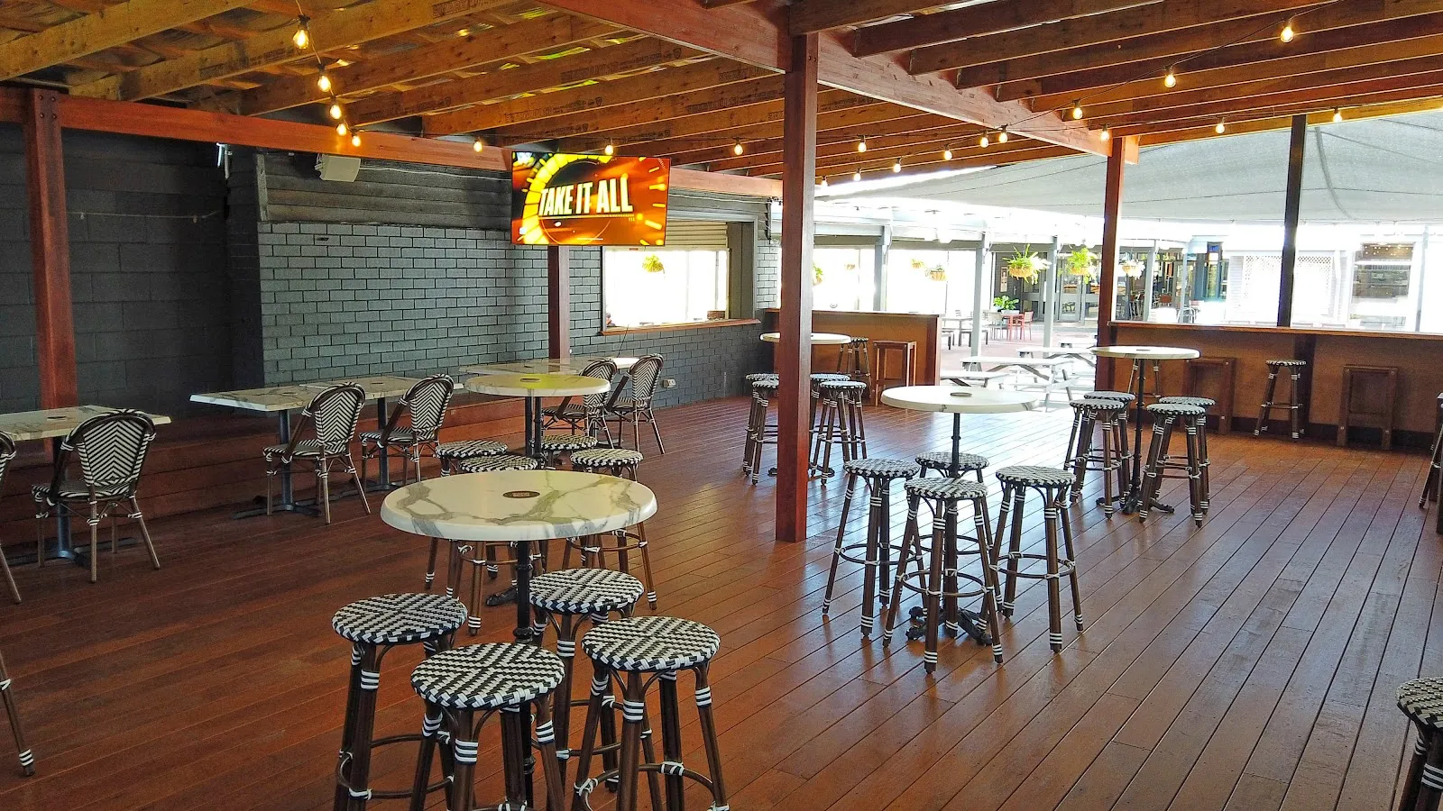 The Beechmont Hotel - Image 3