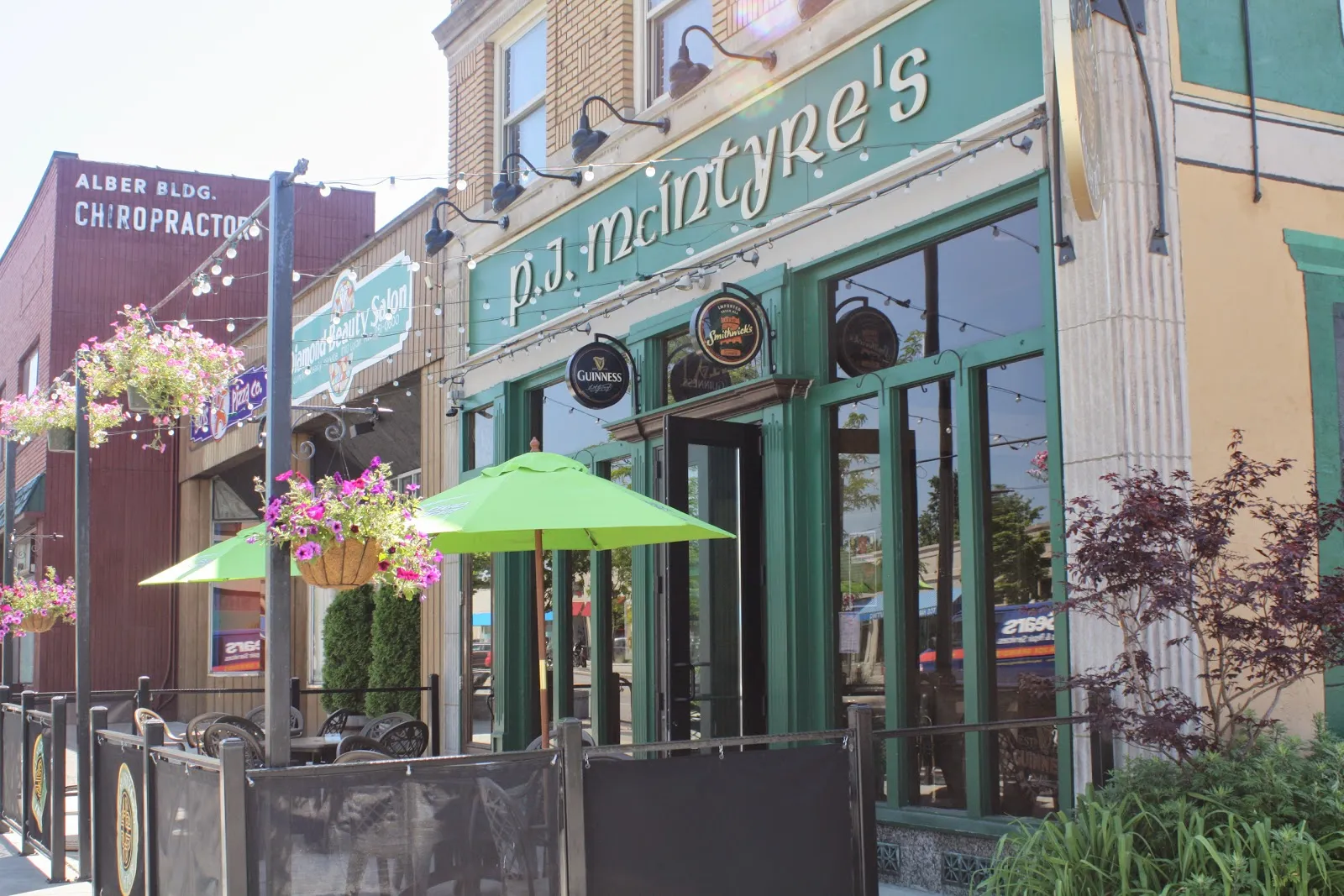 PJ McIntyres Pub and Grill - Image 3
