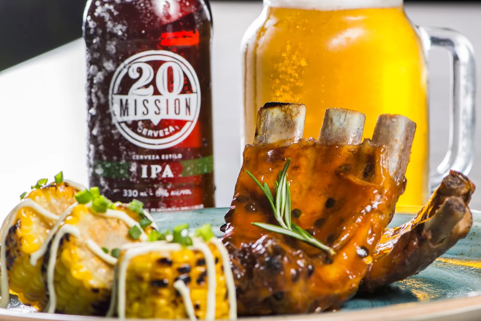El Pana Sports Bar & Grill - Image 4