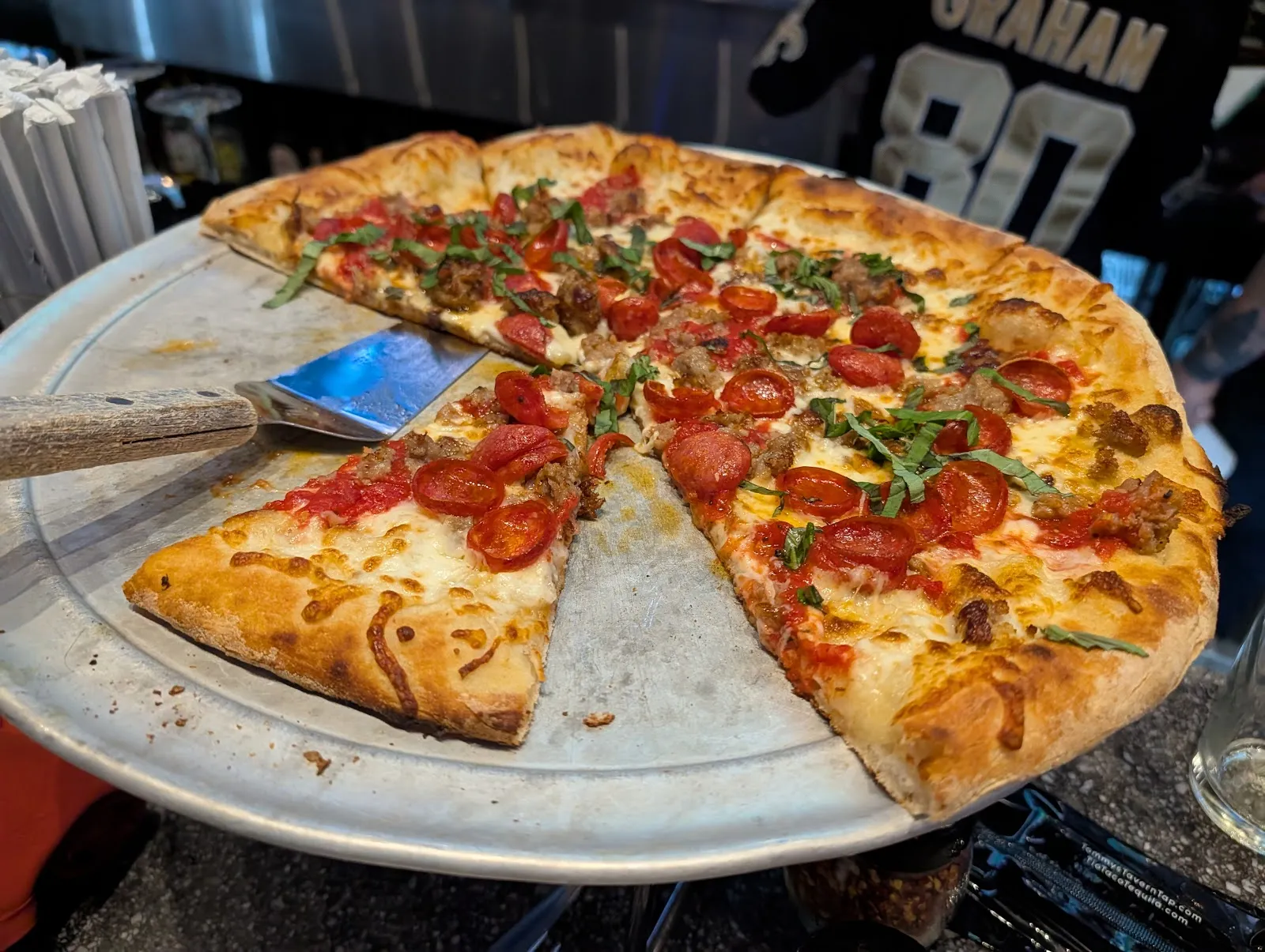 Tommys Tavern + Tap logo