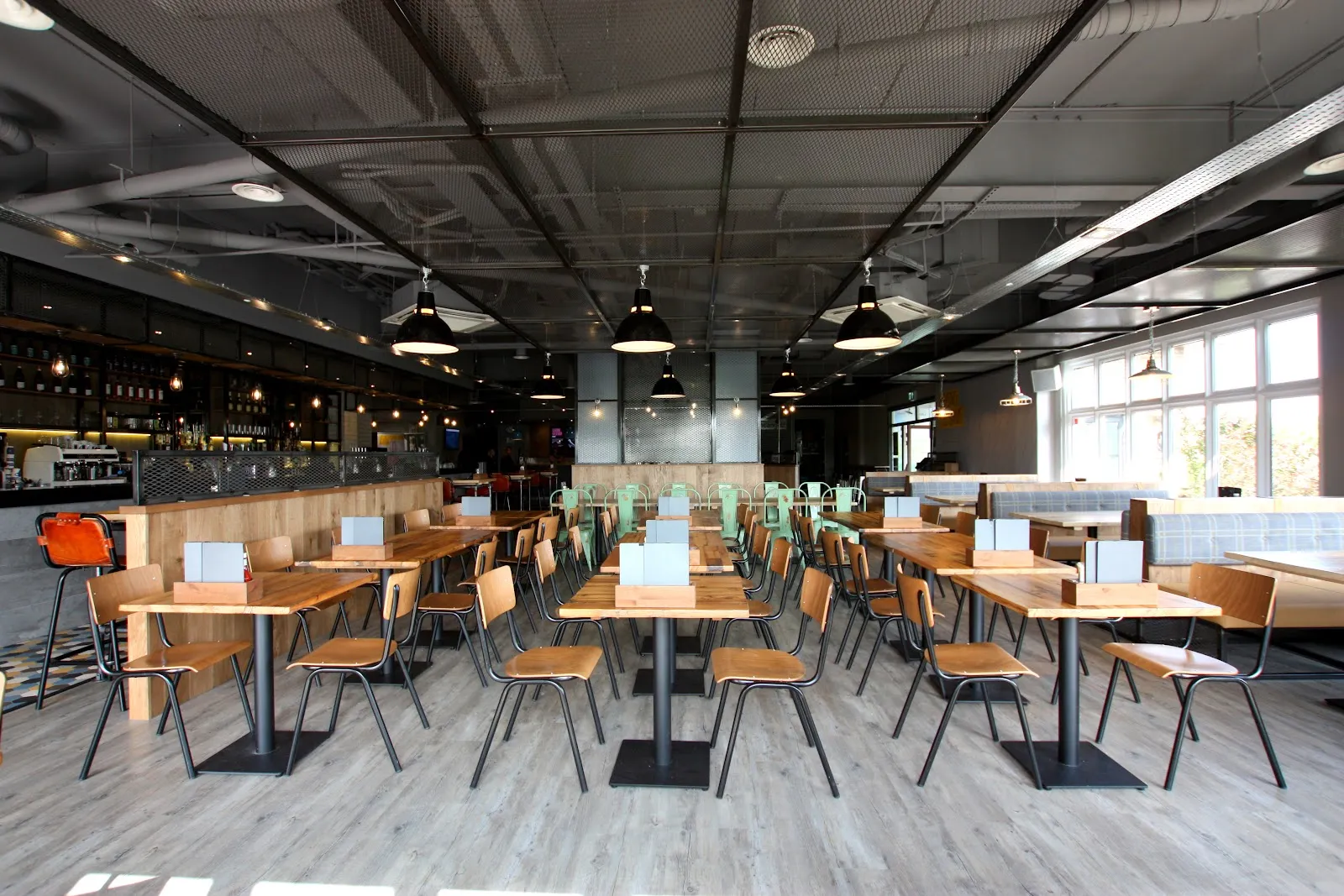 Topgolf Surrey - Image 3