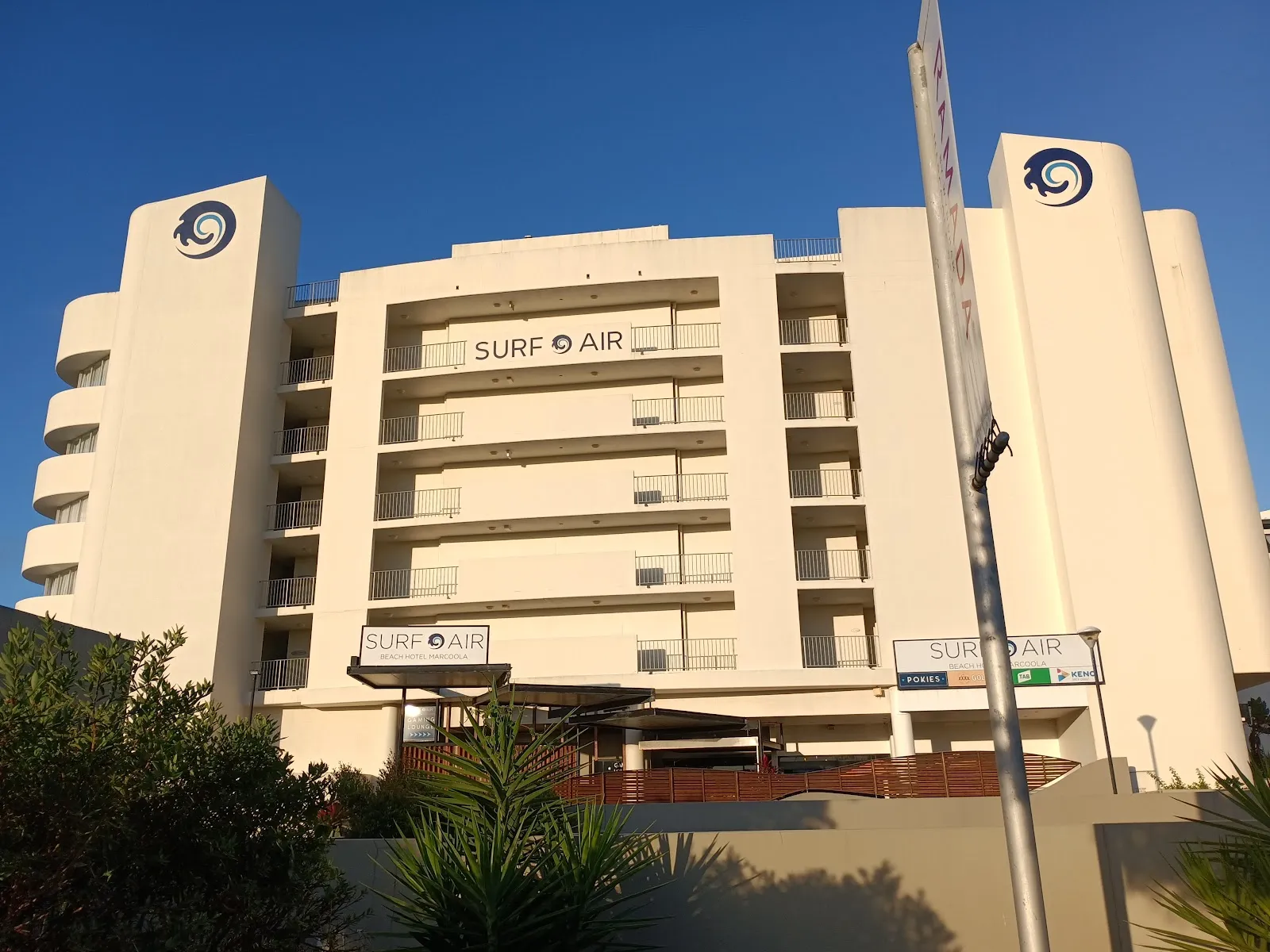Surfair Beach Hotel - Image 3