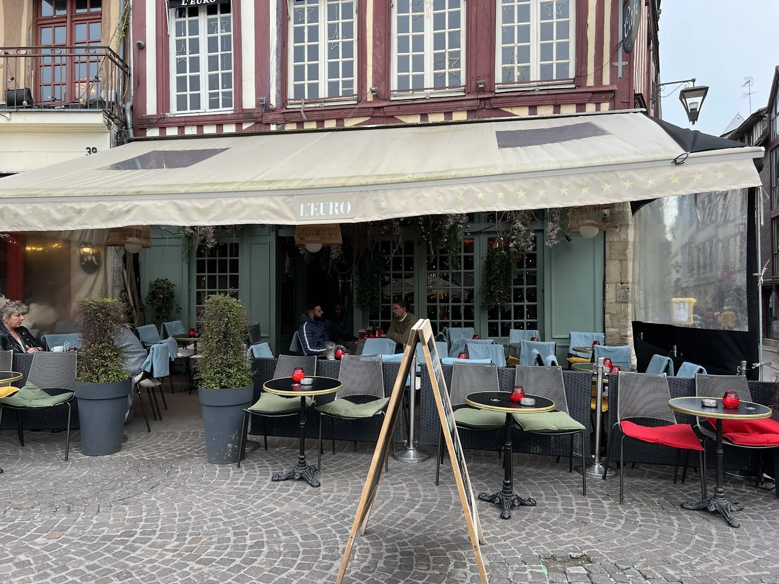 Euro Café - Image 4