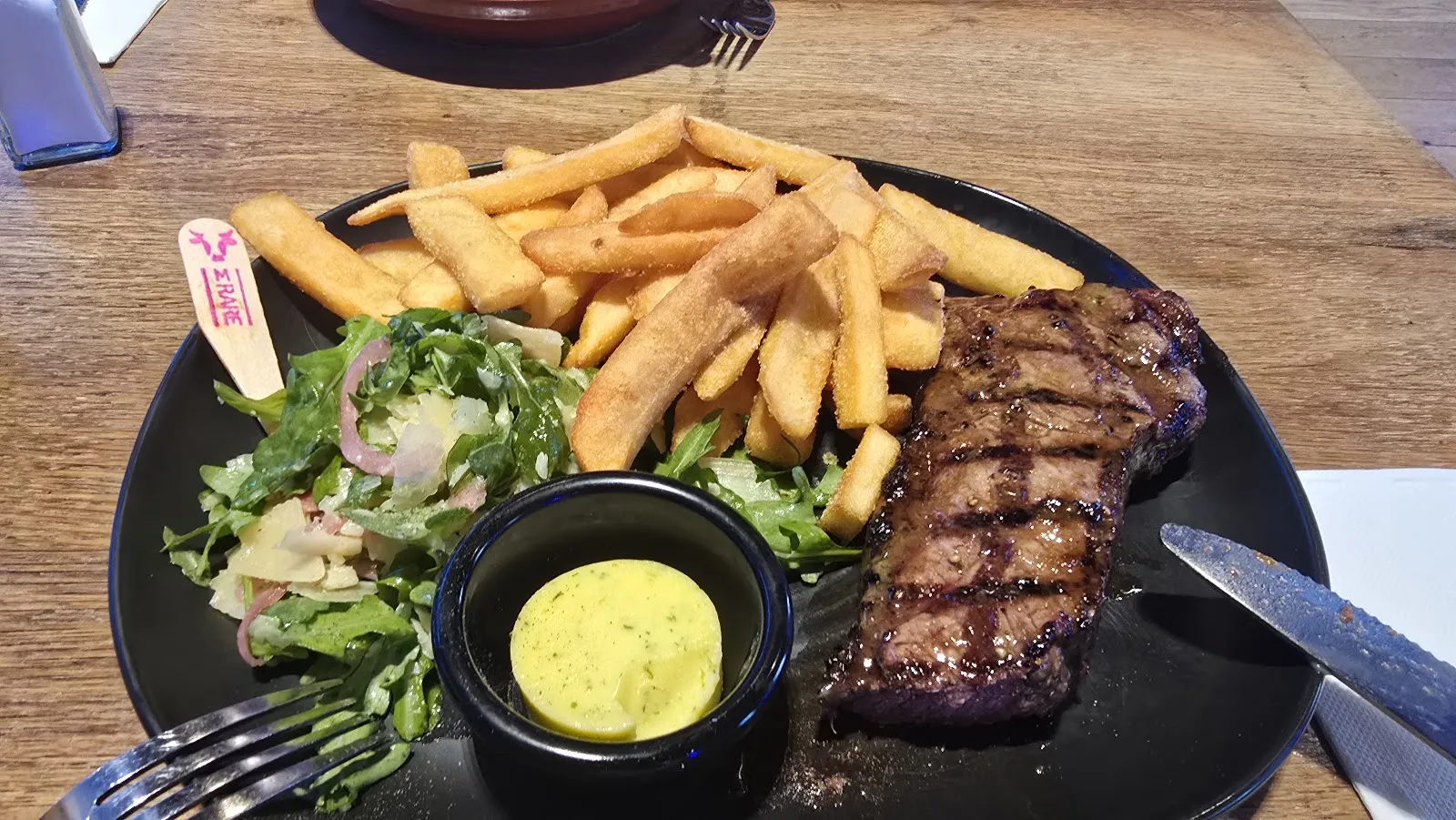 The Sporting Globe Bar & Grill Mordialloc - Image 3