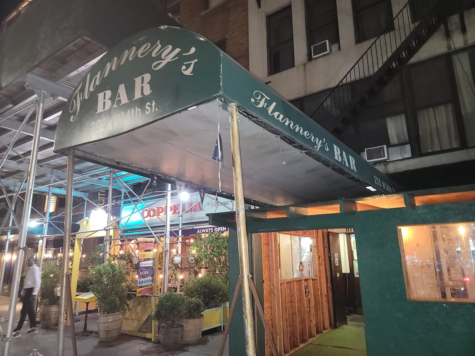 Flannery's Bar - Image 4