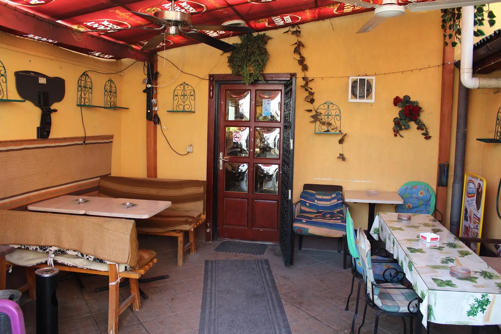 John's Pub (Tücsök Sport Büfé) - Image 2