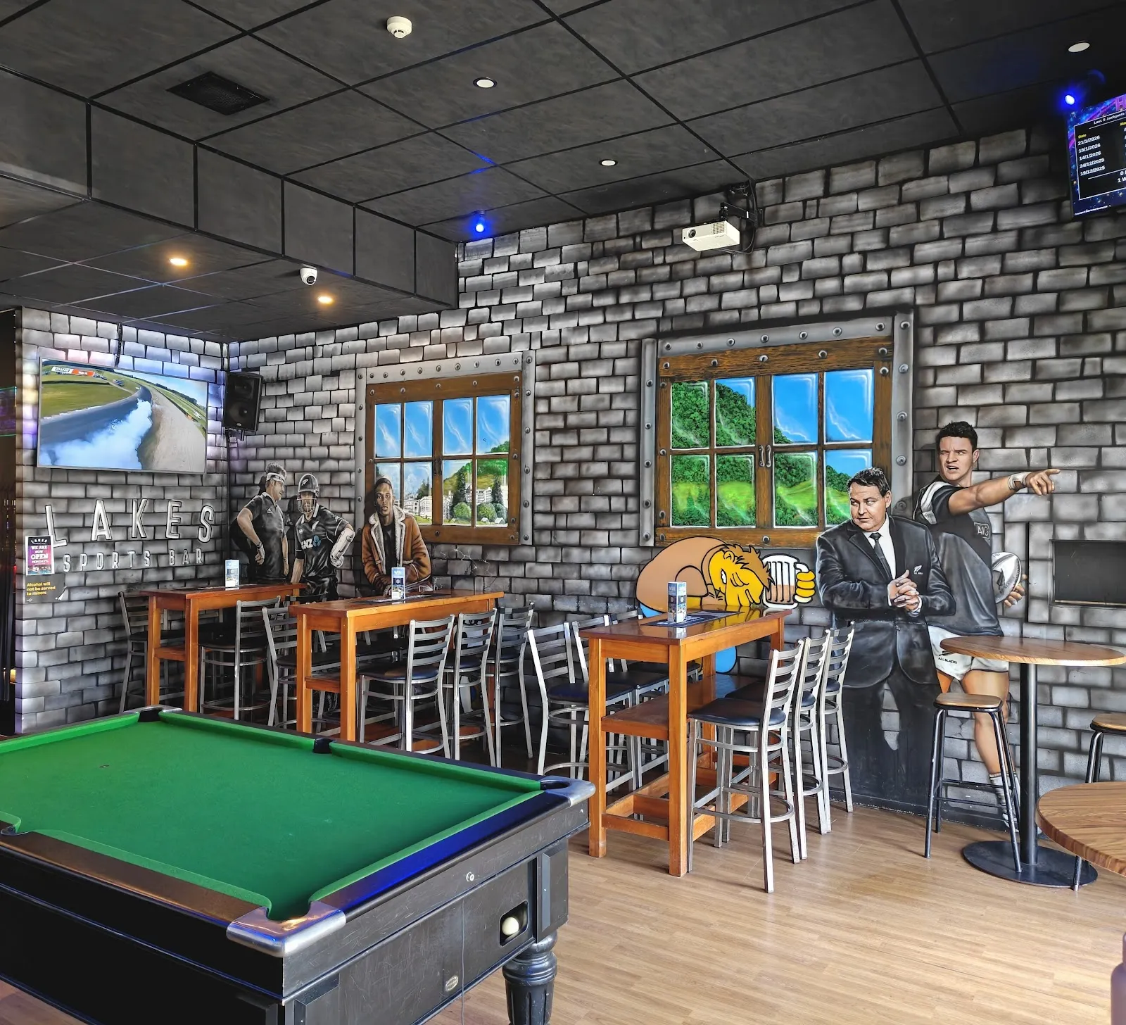 The Lakes Sports Bar - Image 2