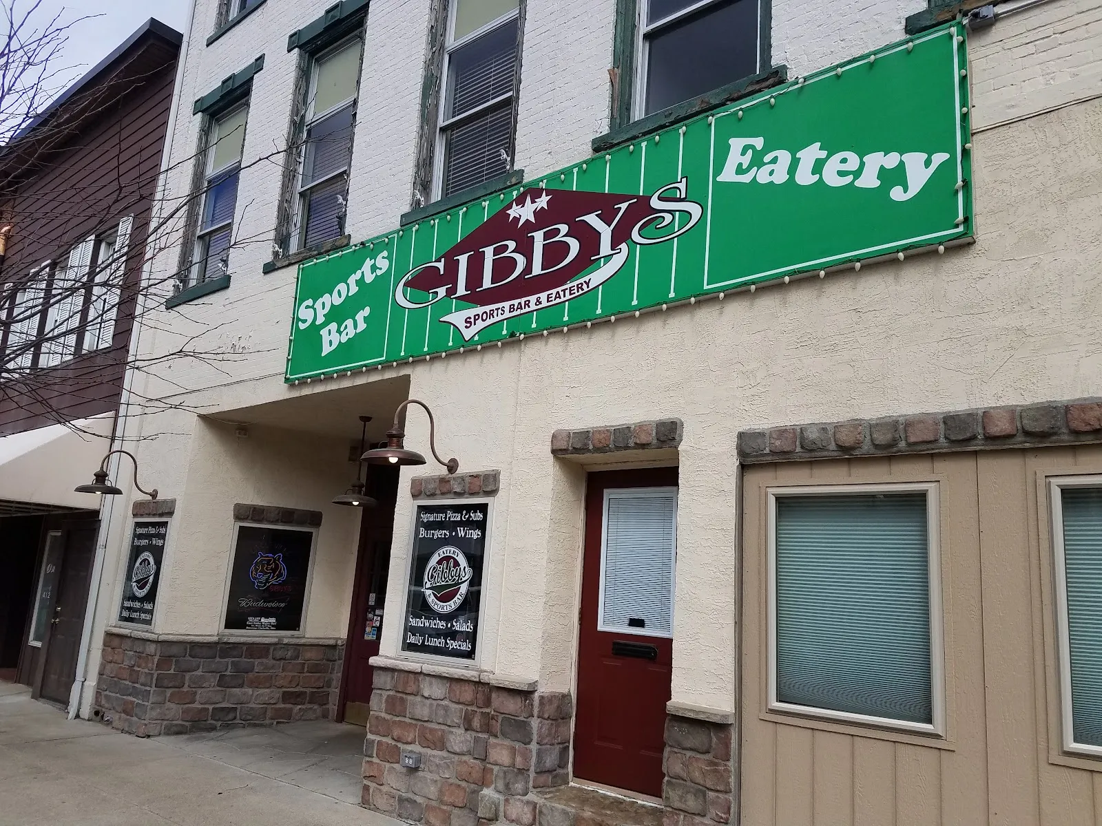 Gibbys Eatery and Sports Bar - Image 3