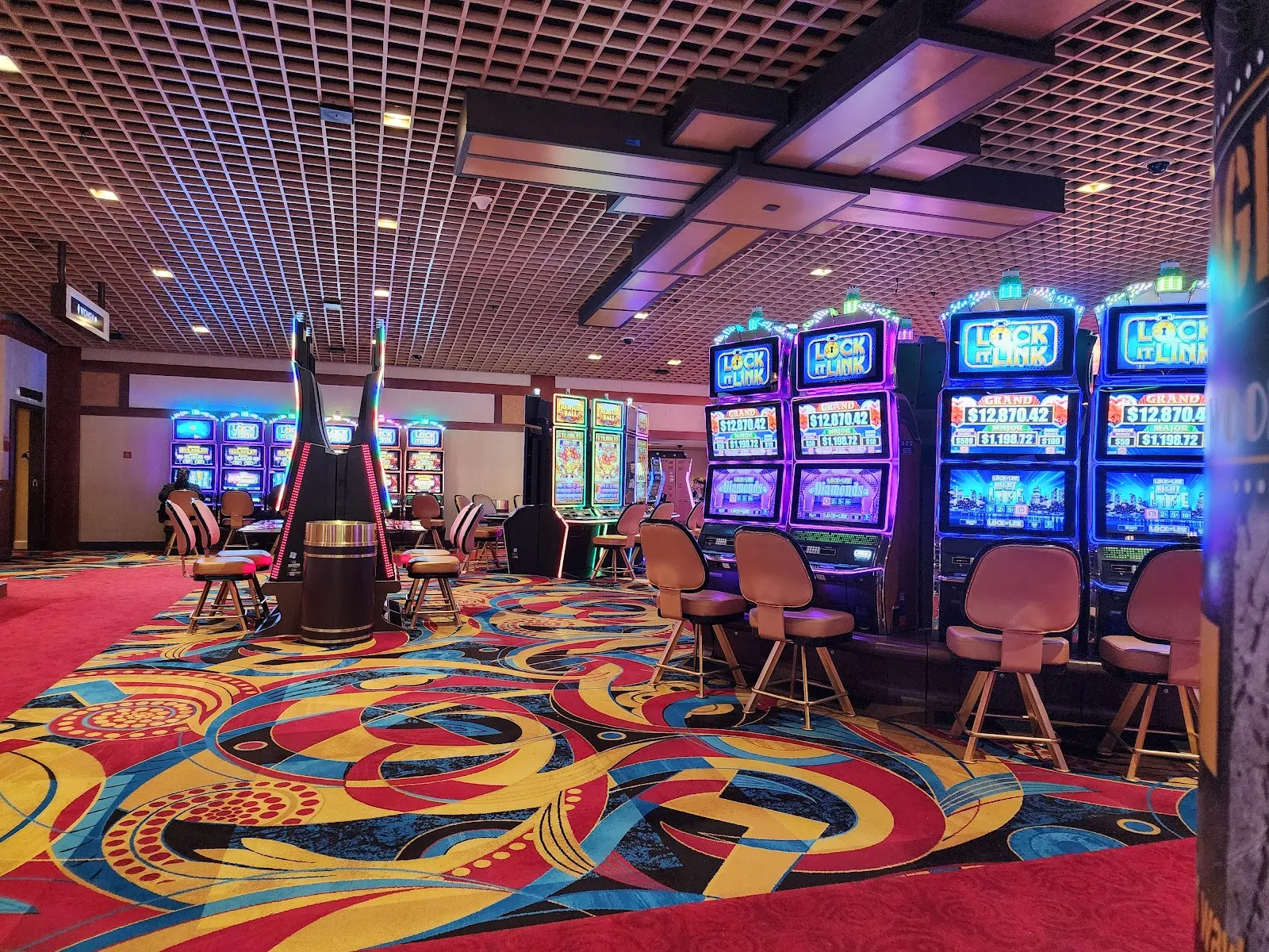 Hollywood Stadium Sports Bar - Image 4