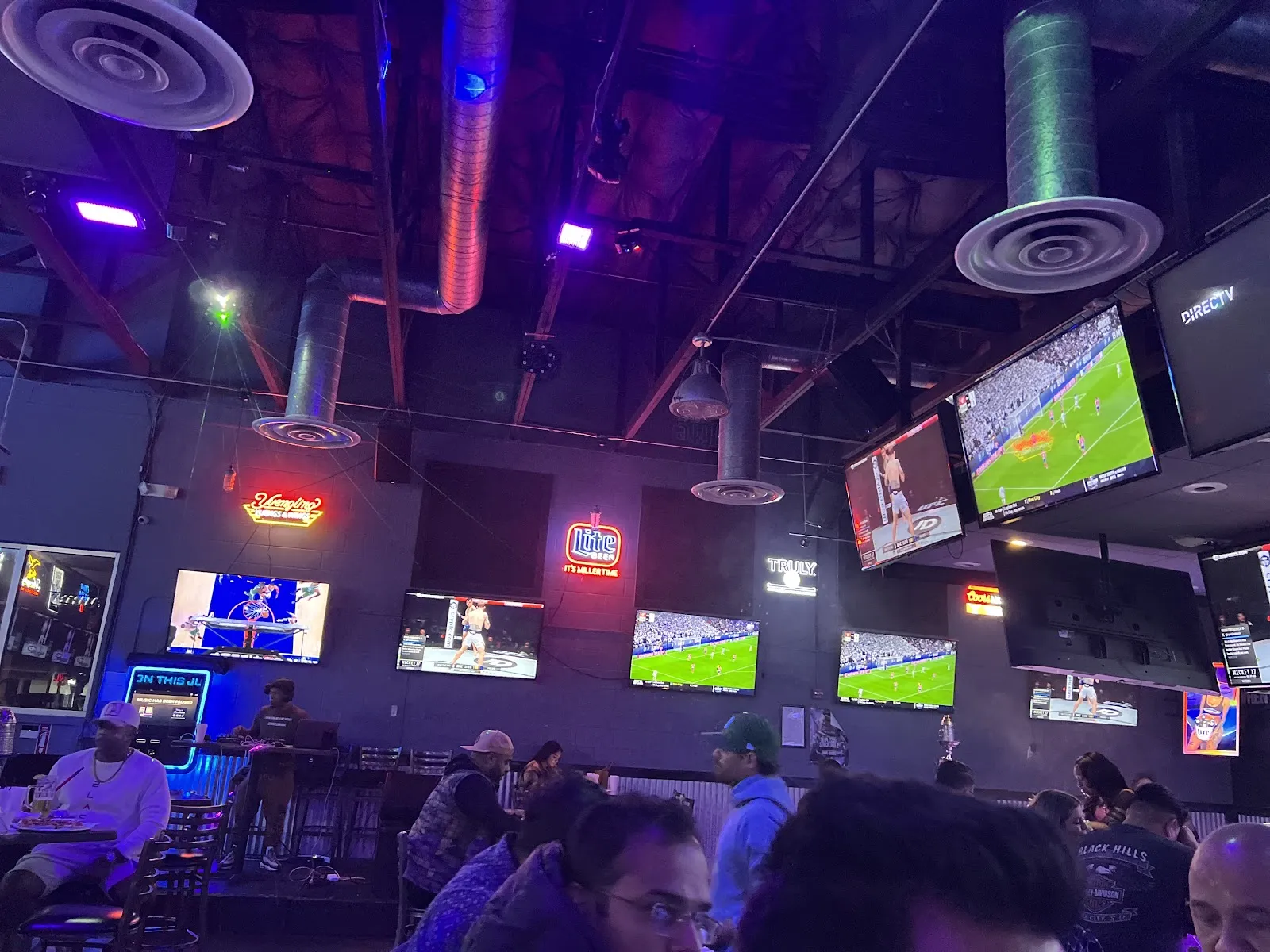 Knockout Sports Bar - Addison