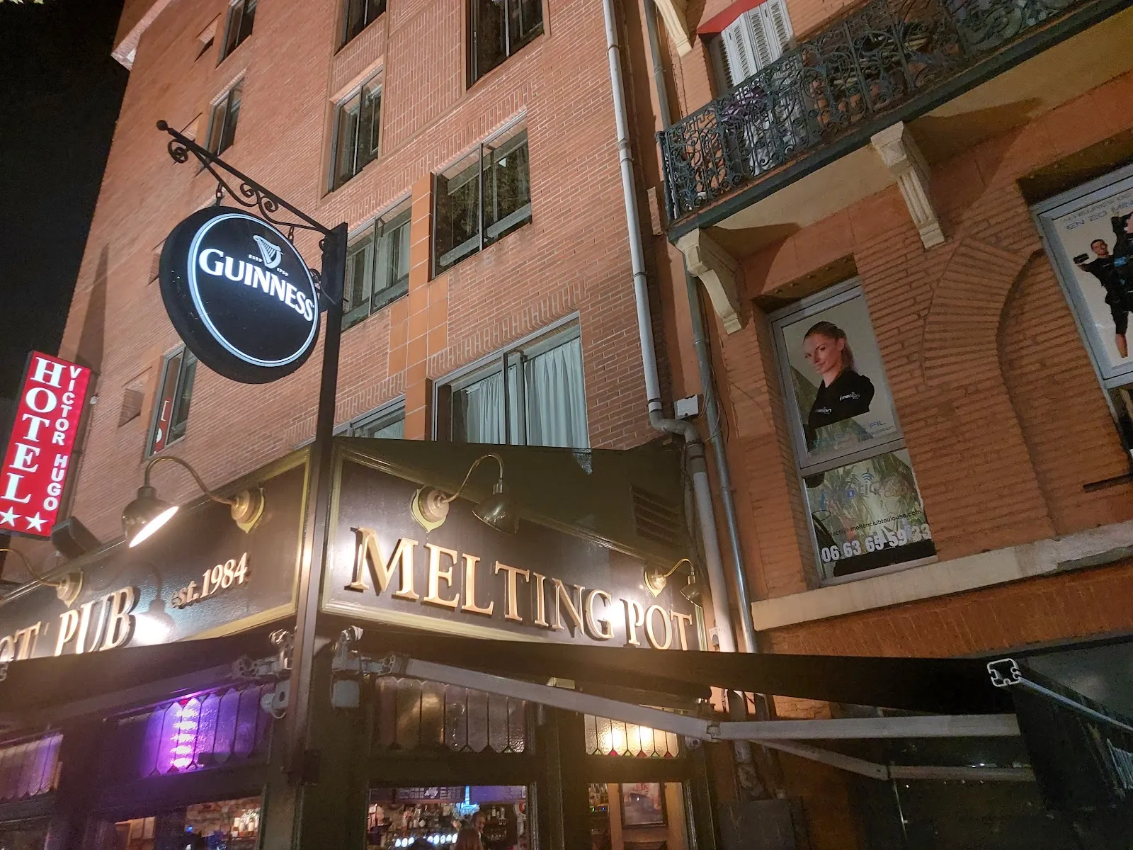 Melting Pot Pub logo