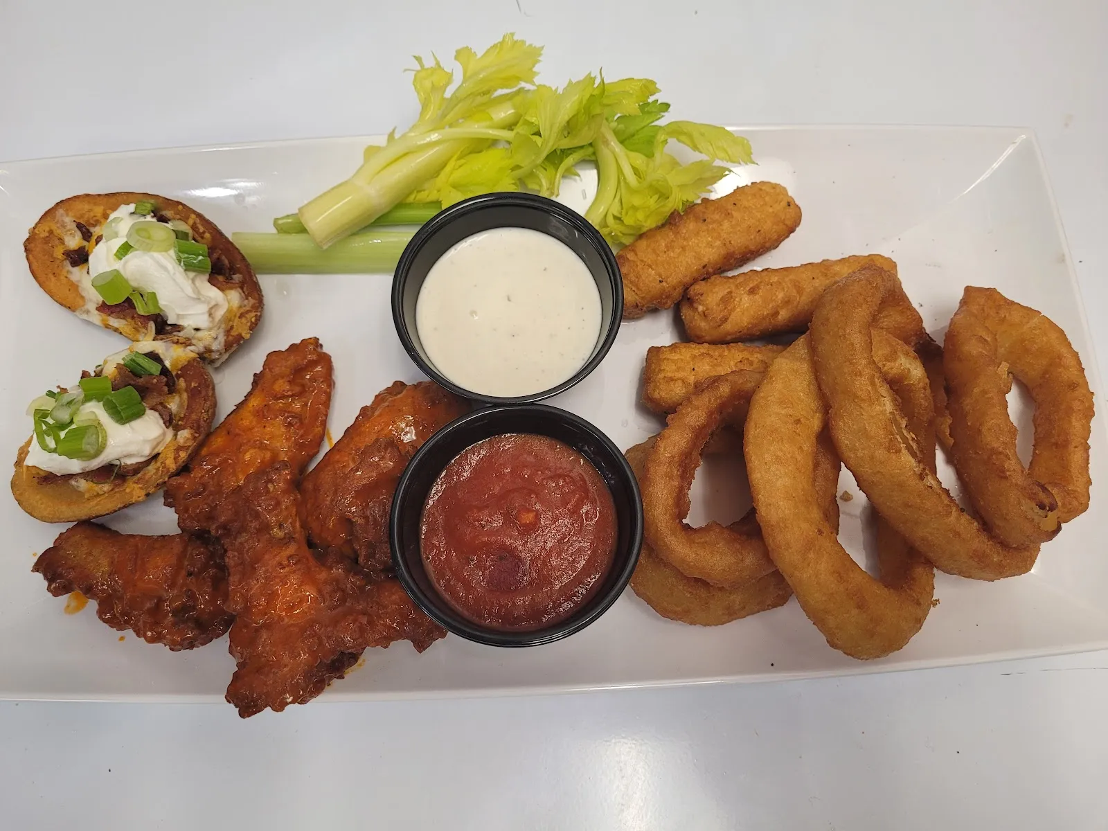 Henry's Lounge - Image 2