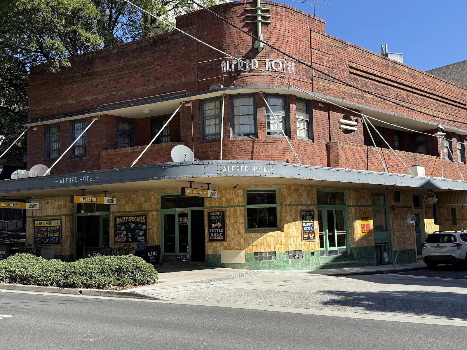 The Alfred Hotel - Image 2