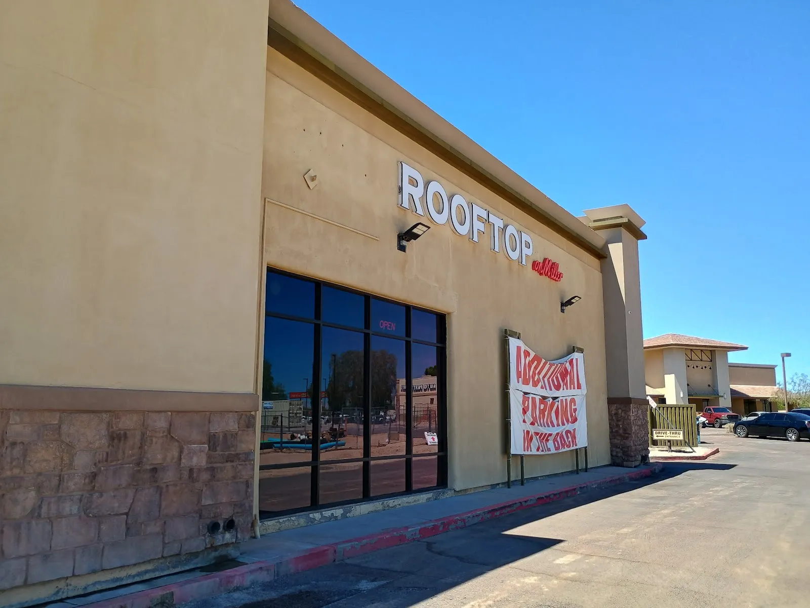 Rooftop on Miller logo