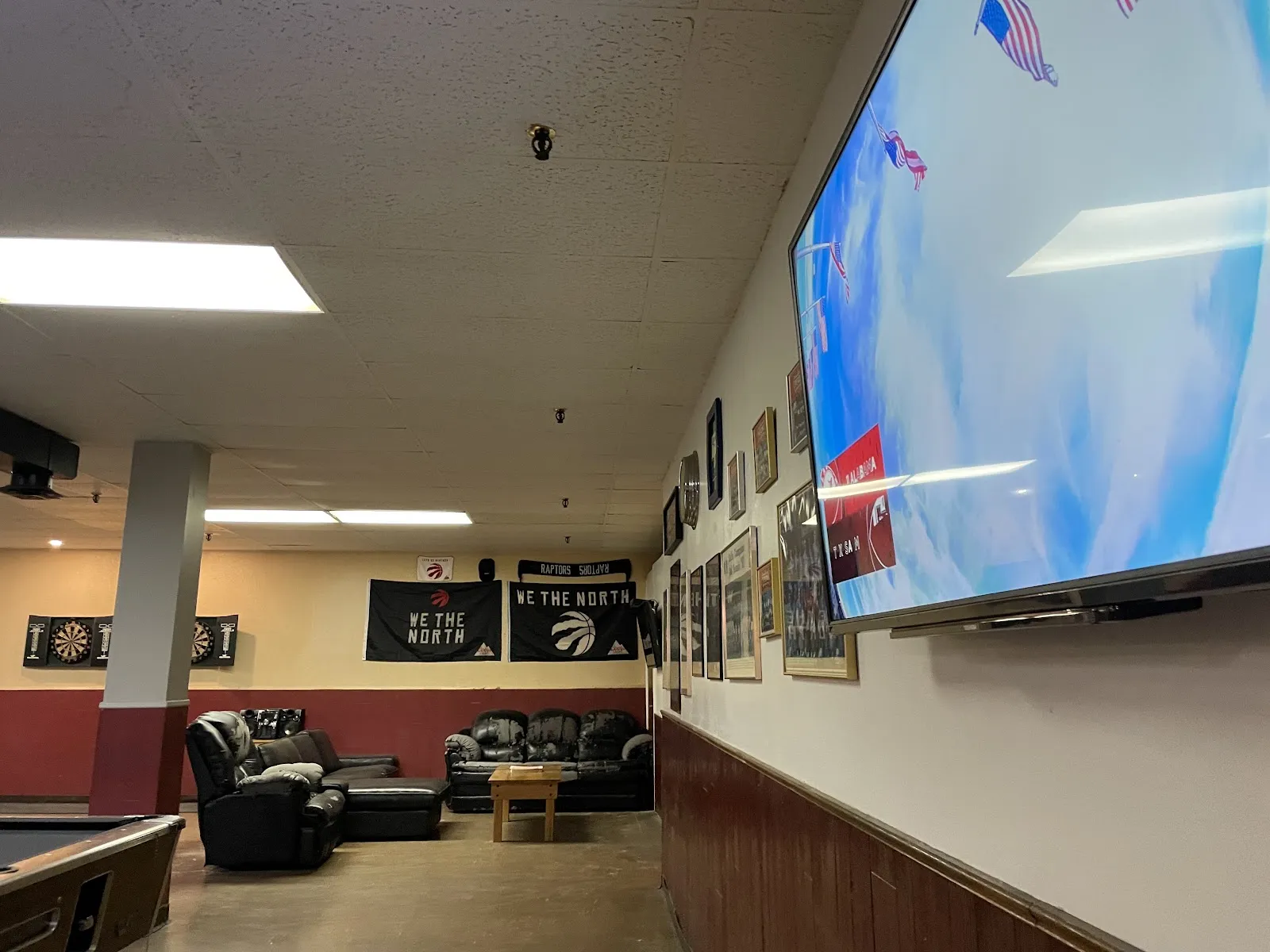 Central Billiards Poolhall, Cafe & Sports Bar - Image 4