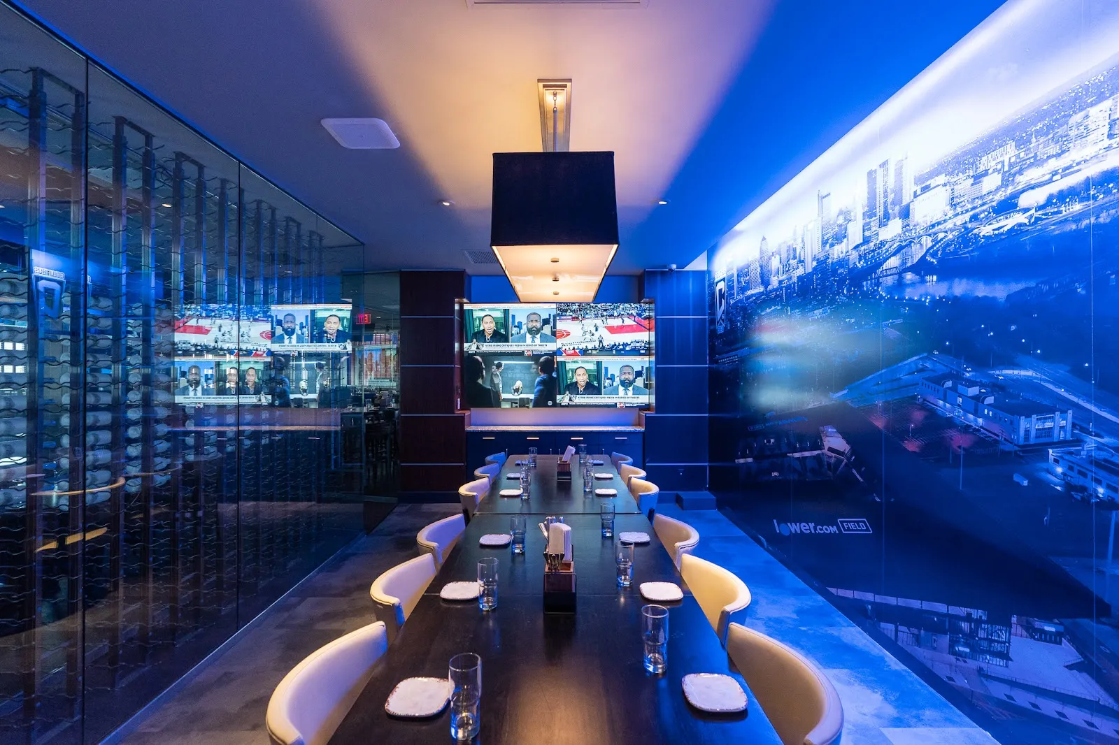 Parlay Sporting Club + Kitchen - Image 2