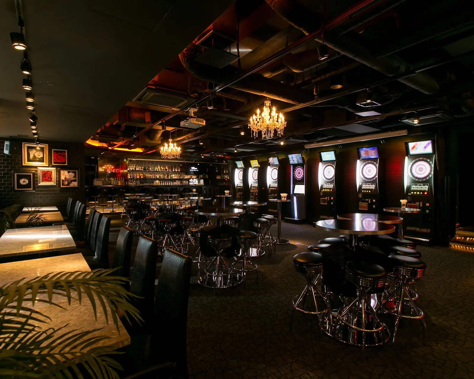 Dining Darts Bar Bee Kawaramachi - Image 3