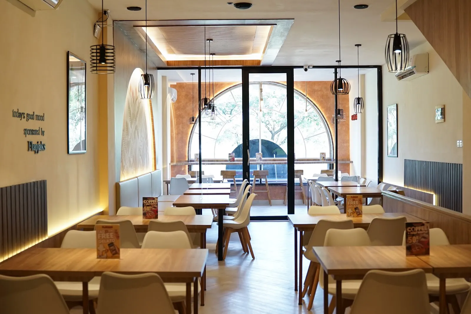 Flapjack's Sports Bar & Grill - Image 2