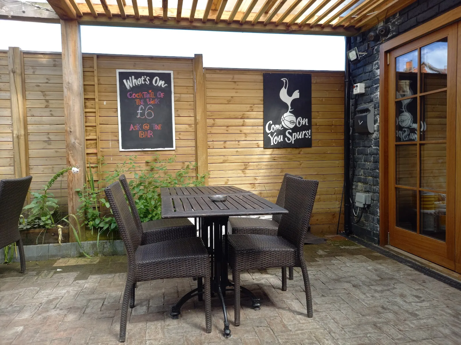 The Antwerp Arms - Image 2