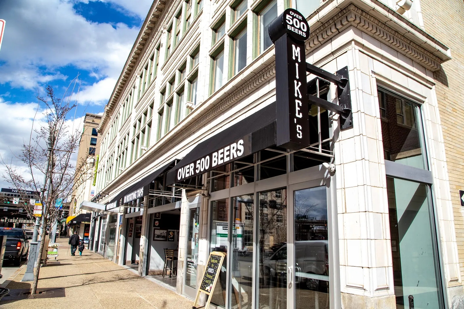 Mike's Beer Bar logo