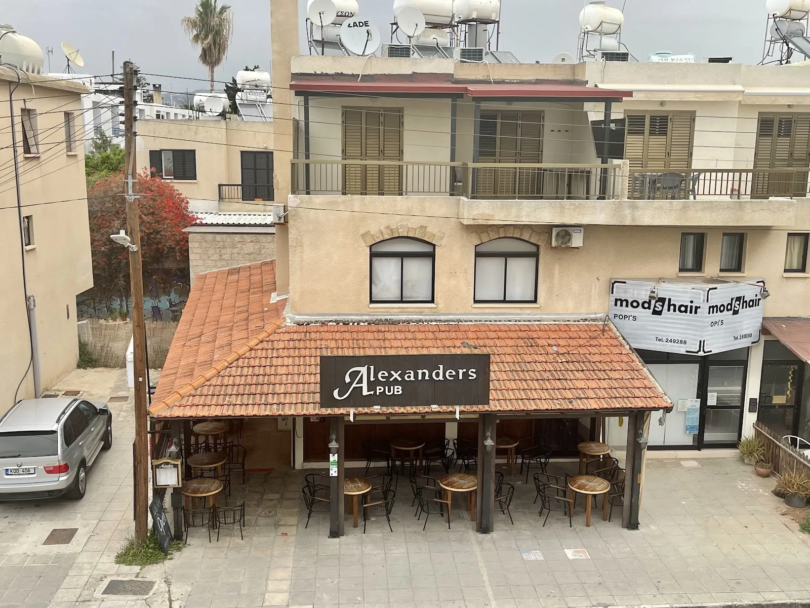 Alexanders Sports Bar - Image 4