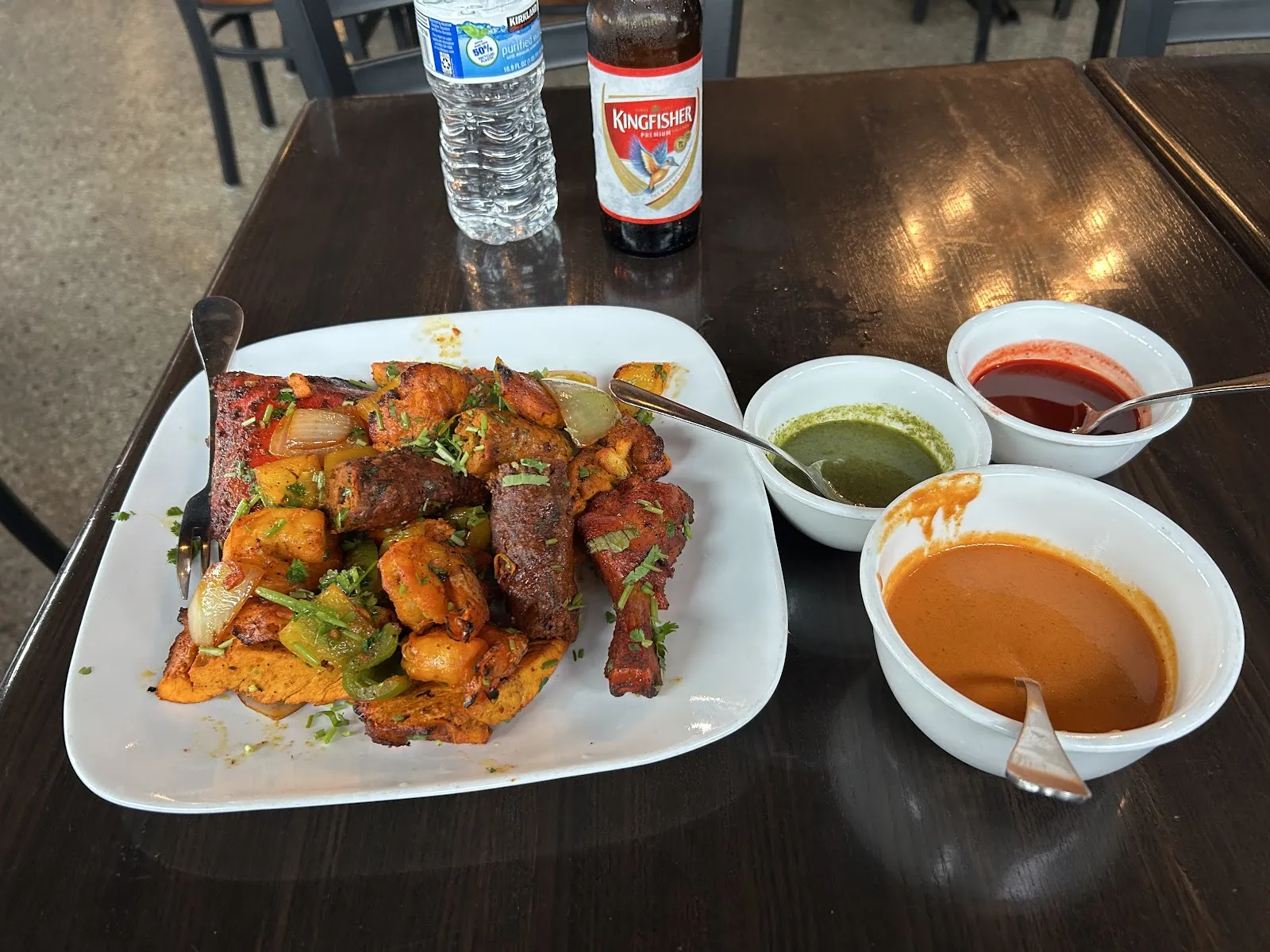 Red Tomatoes Indian Cuisine - Image 3