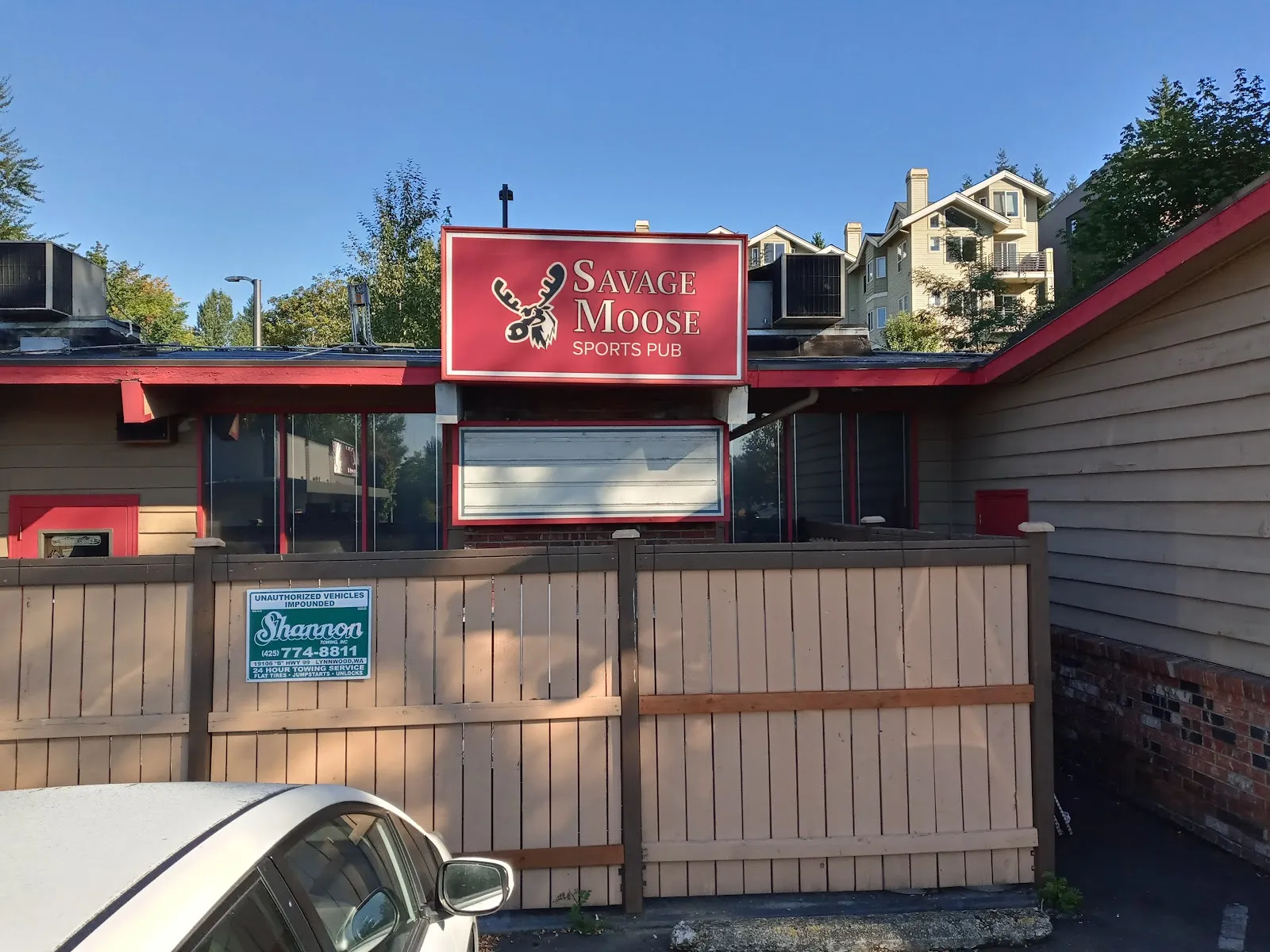 Savage Moose Sports Pub - Image 3