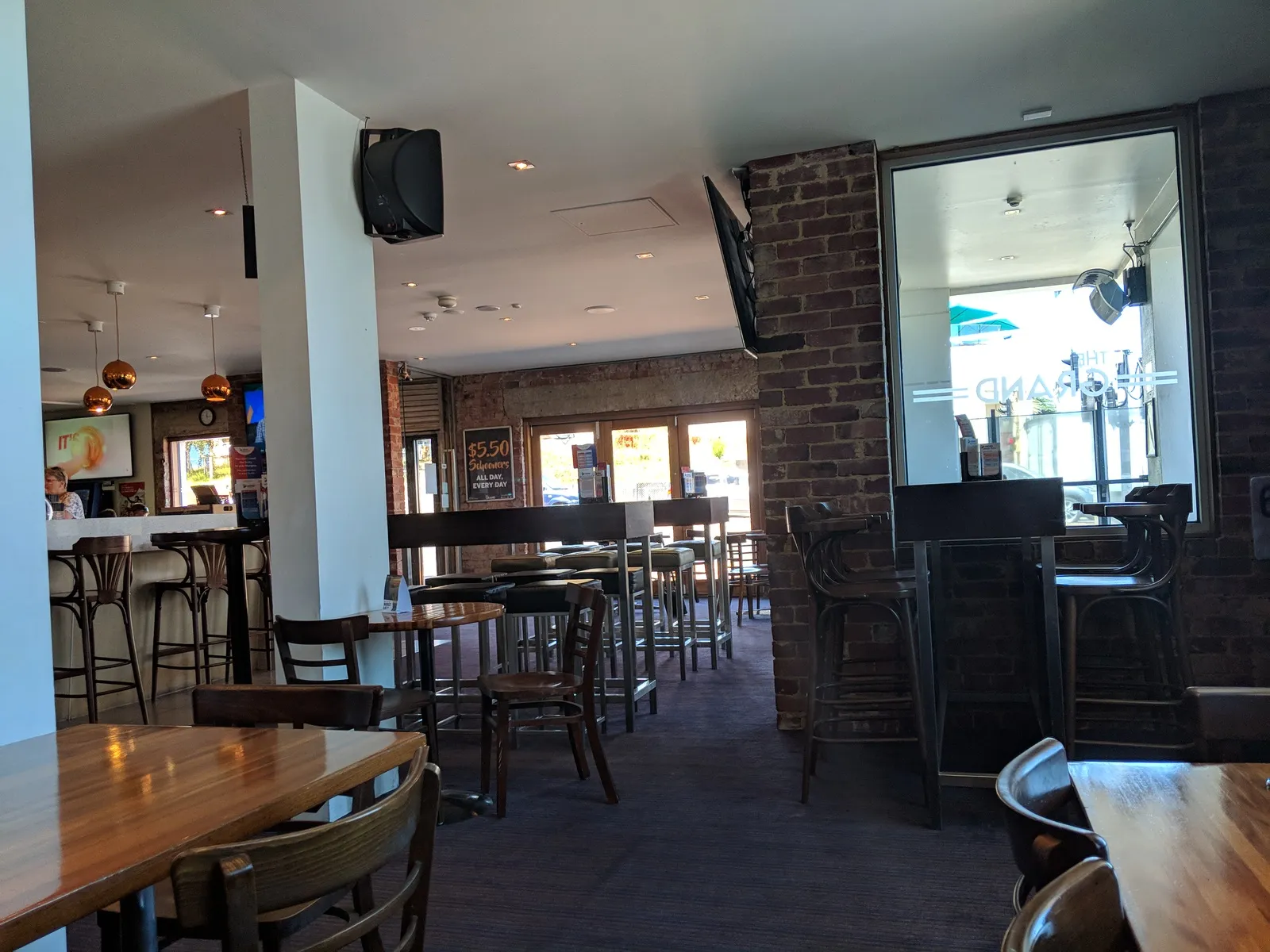 The Grand Hotel - Frankston - Image 4