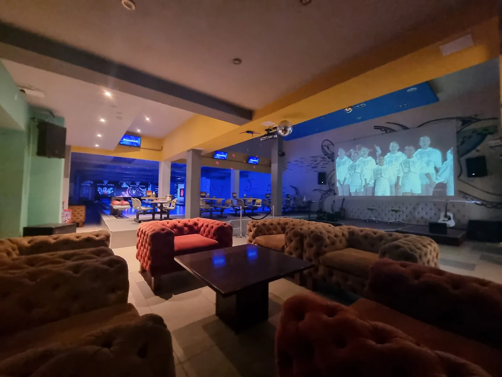 Bowling & Restaurant Octopus - Image 2