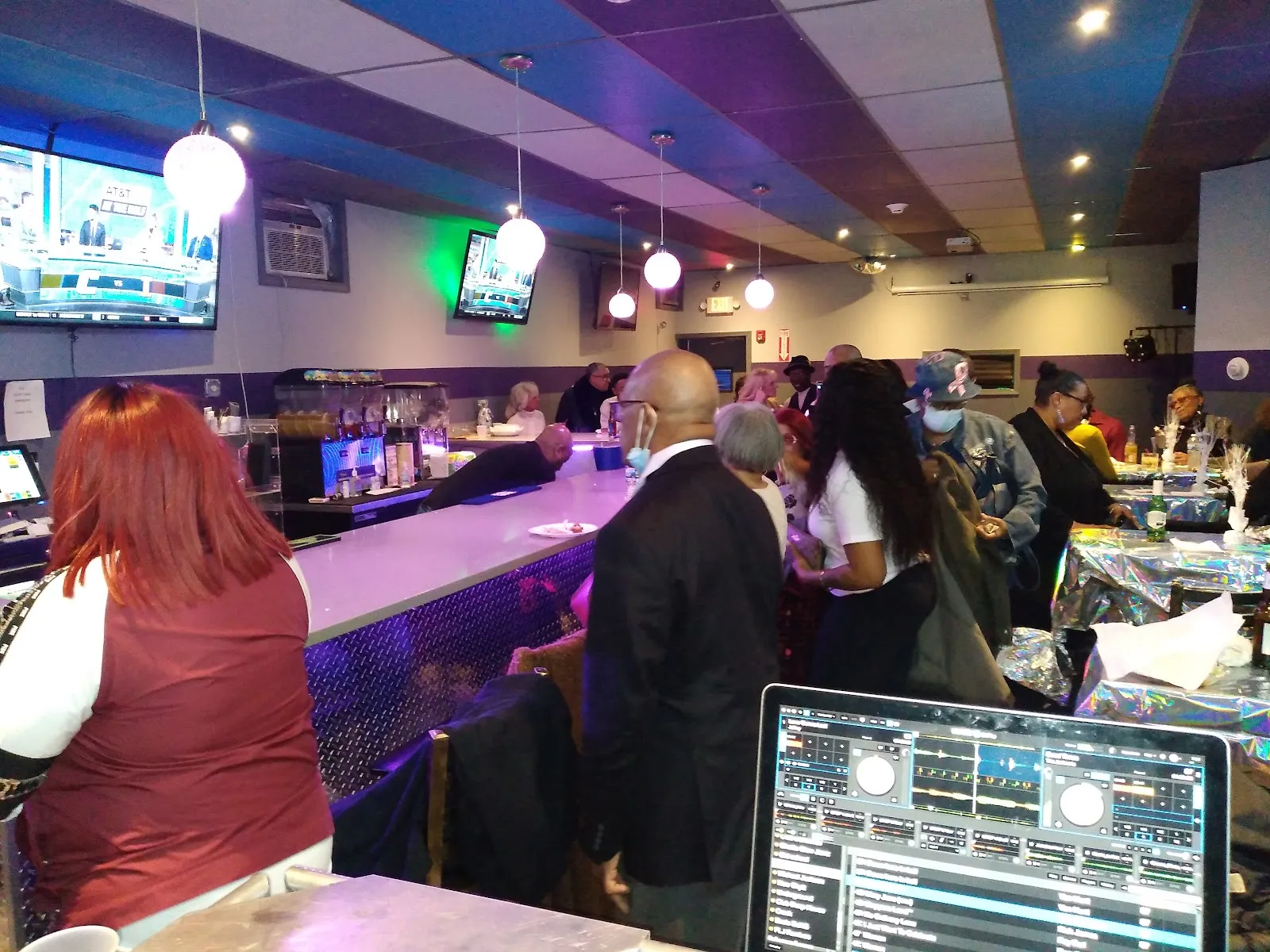 Game Over Sports Bar - Image 4