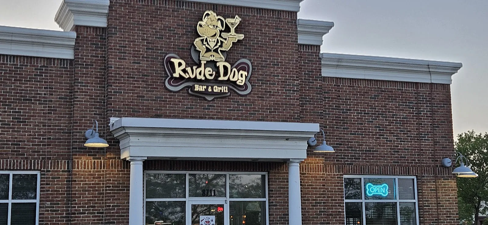 Rude Dog Bar & Grill Polaris - Image 3