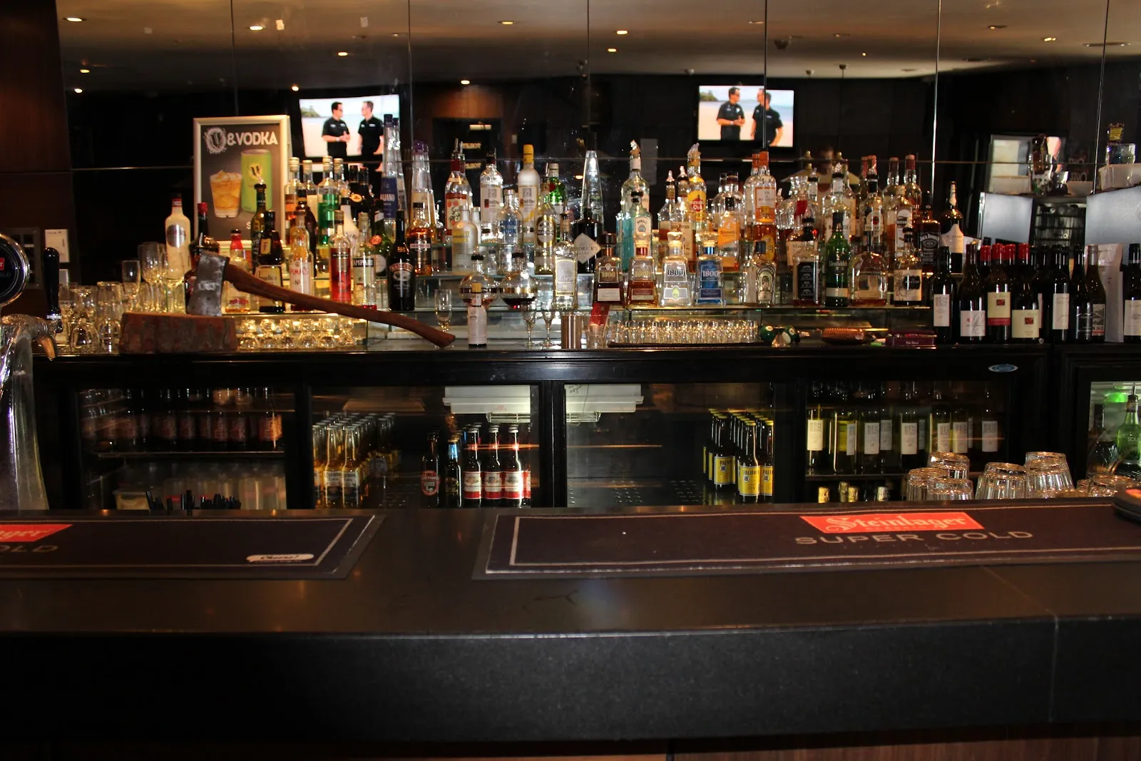Woodys Sports Bar - Image 4