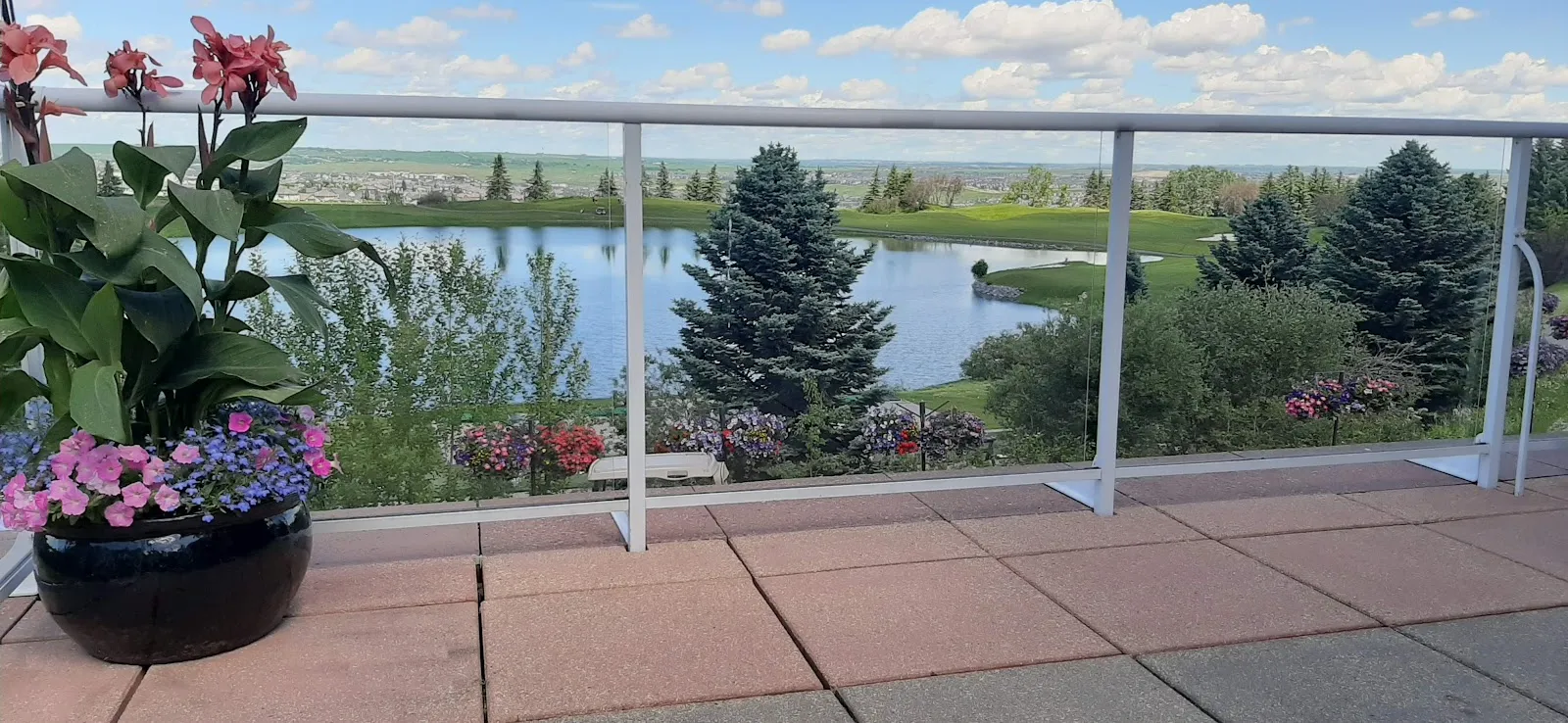 Overlook Restaurant - Image 4