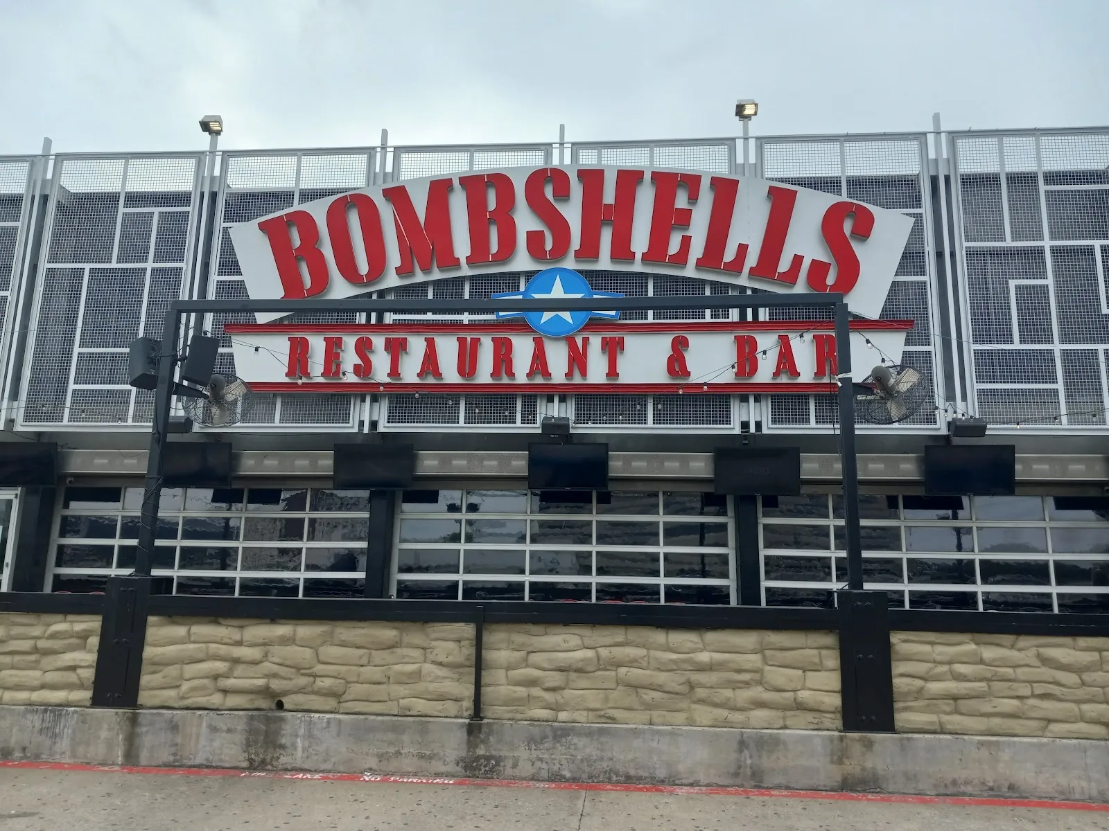 Bombshells Dallas logo