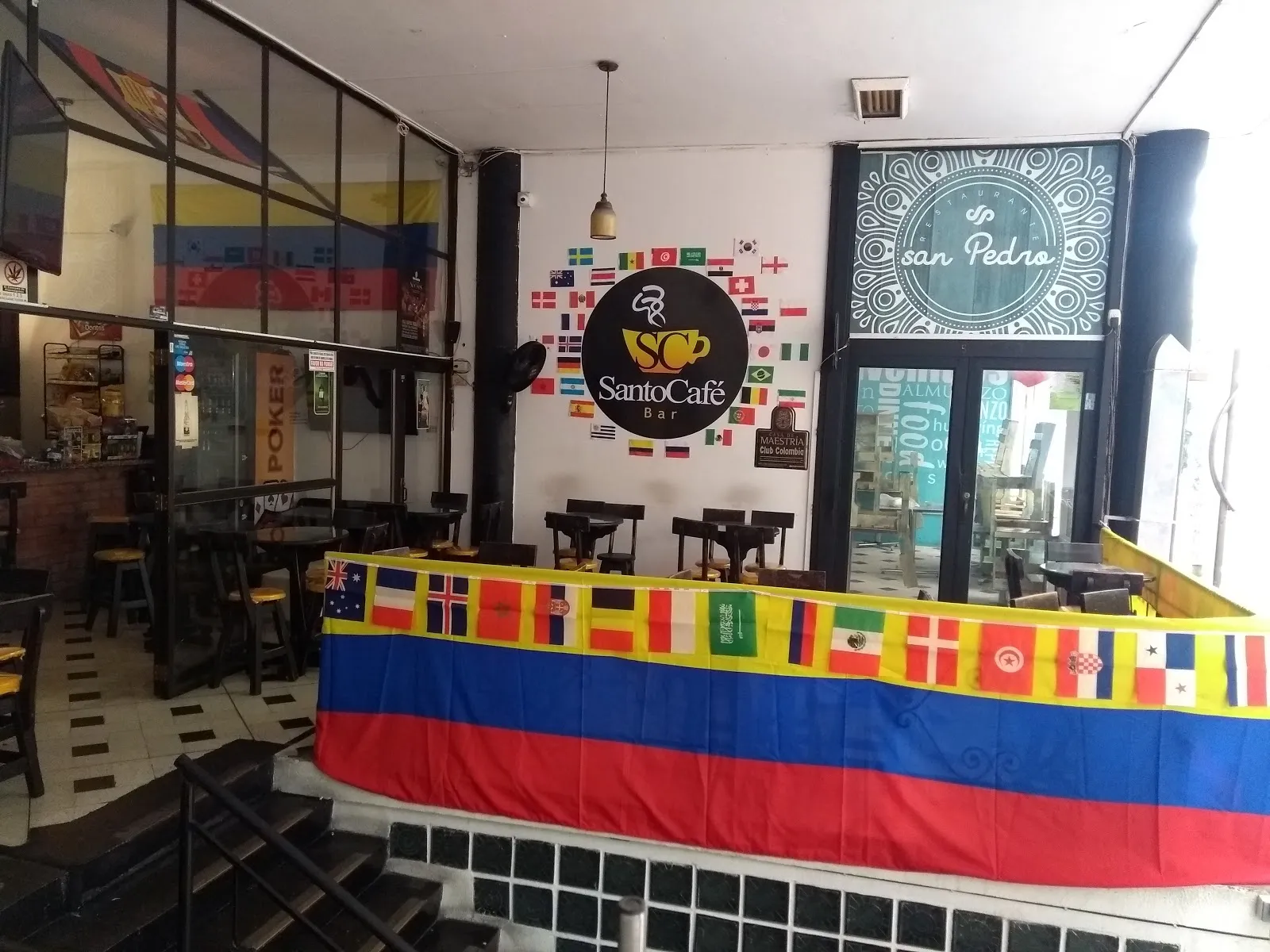 SantoCafe Bar - Image 2