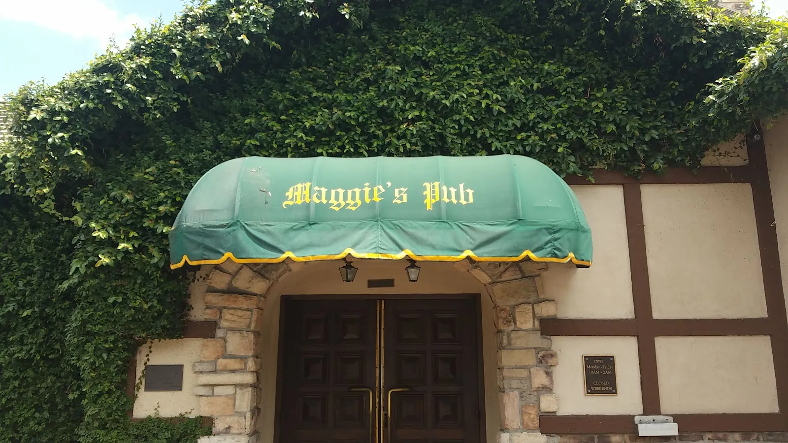 Maggie's Pub - Image 2