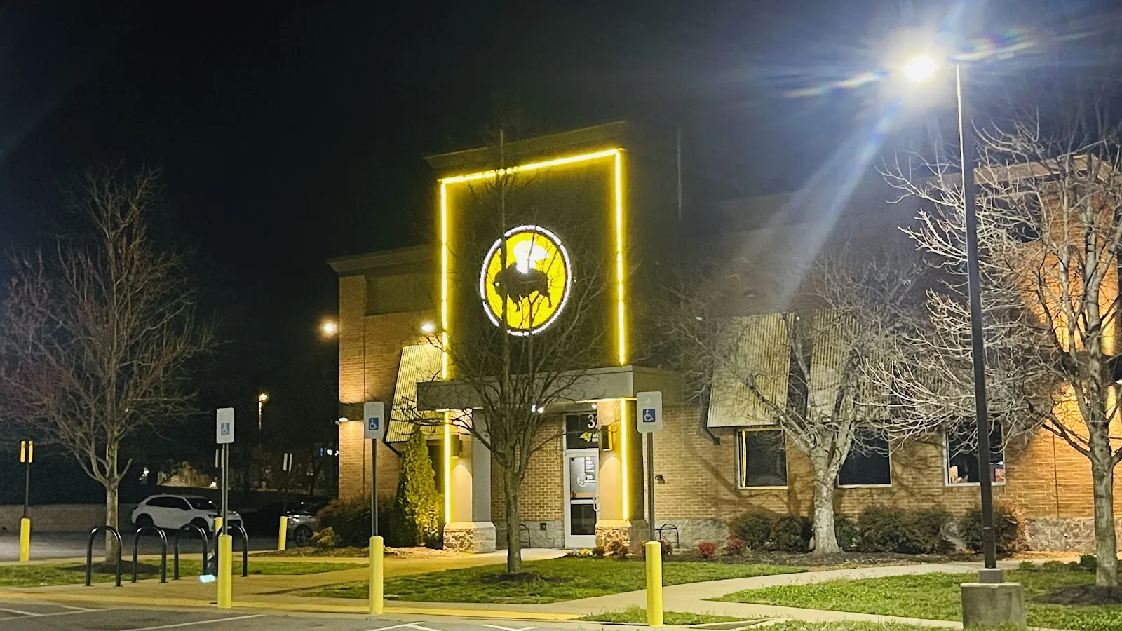 Buffalo Wild Wings Franklin - Image 3