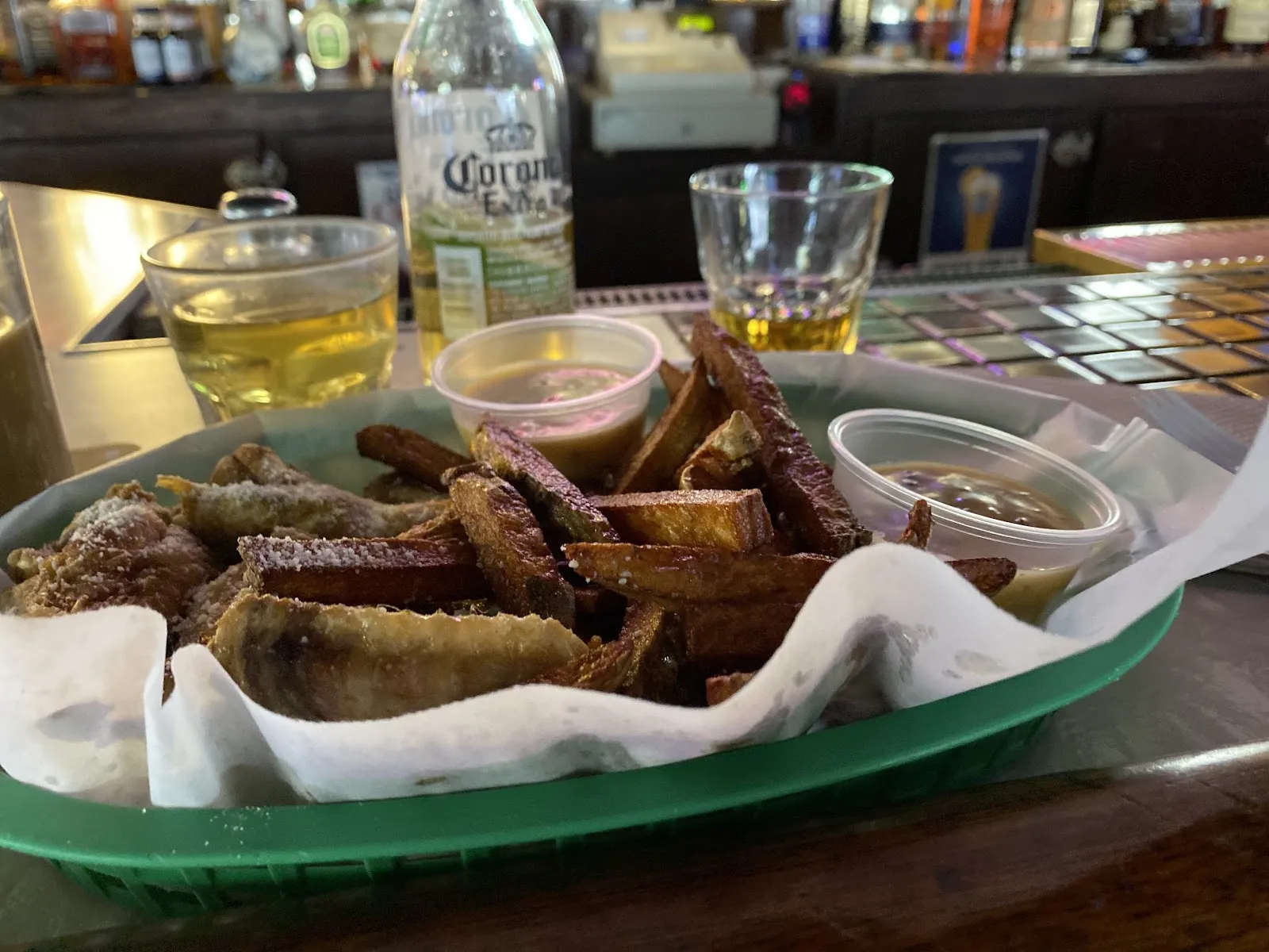Phil's Sports Bar - Image 2