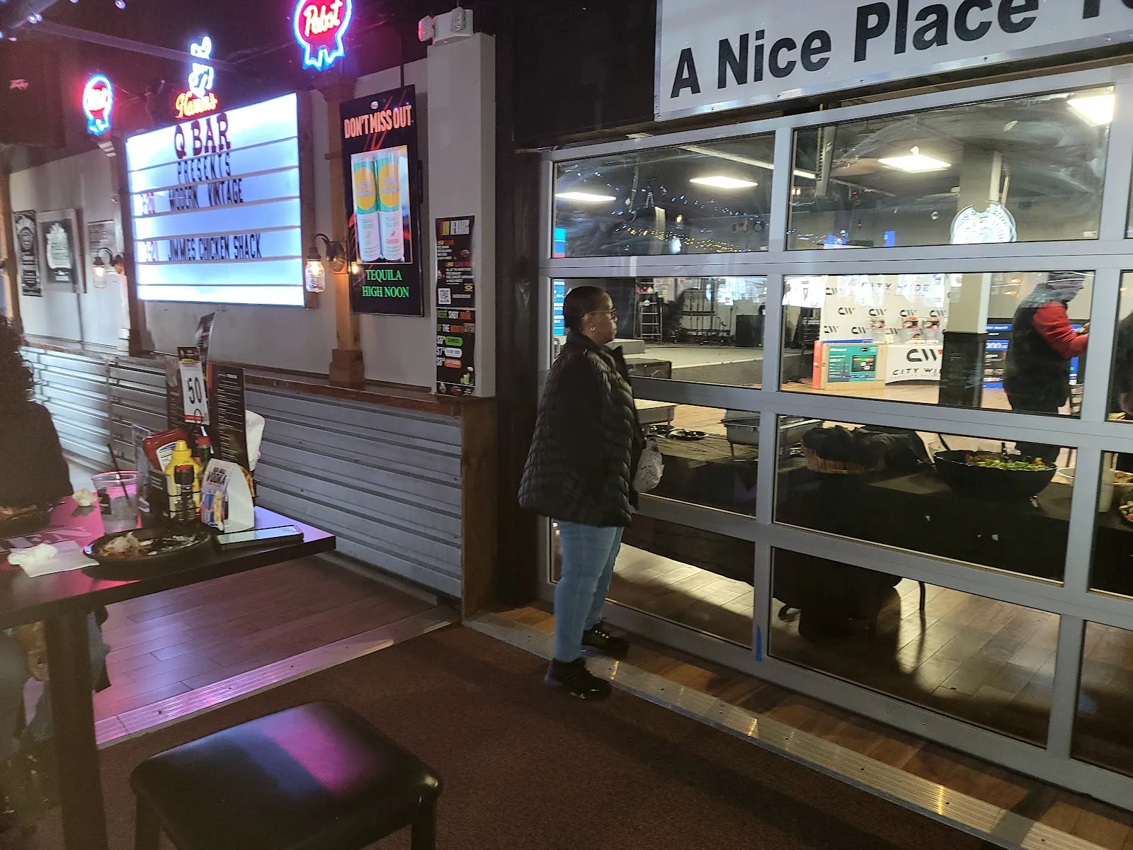 Q Bar & Grill - Image 4