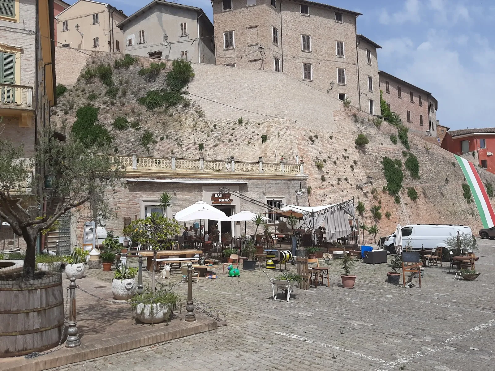BAR NANA' - Image 2