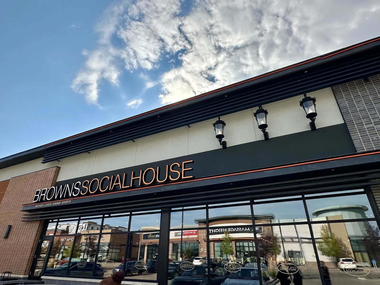 Browns Socialhouse Windermere - Image 2